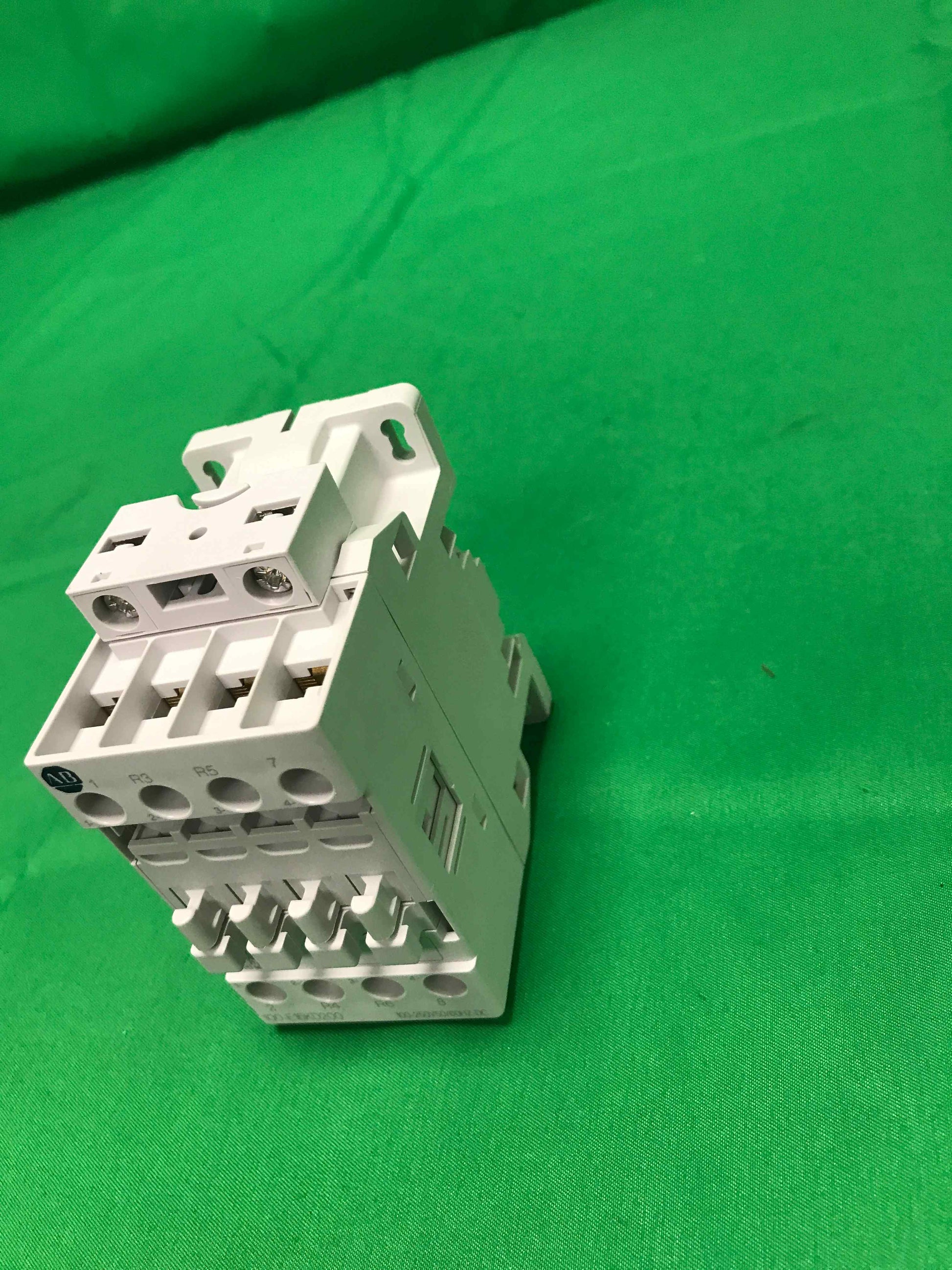 Allen-Bradley 100-E16KD200 100E16KD200