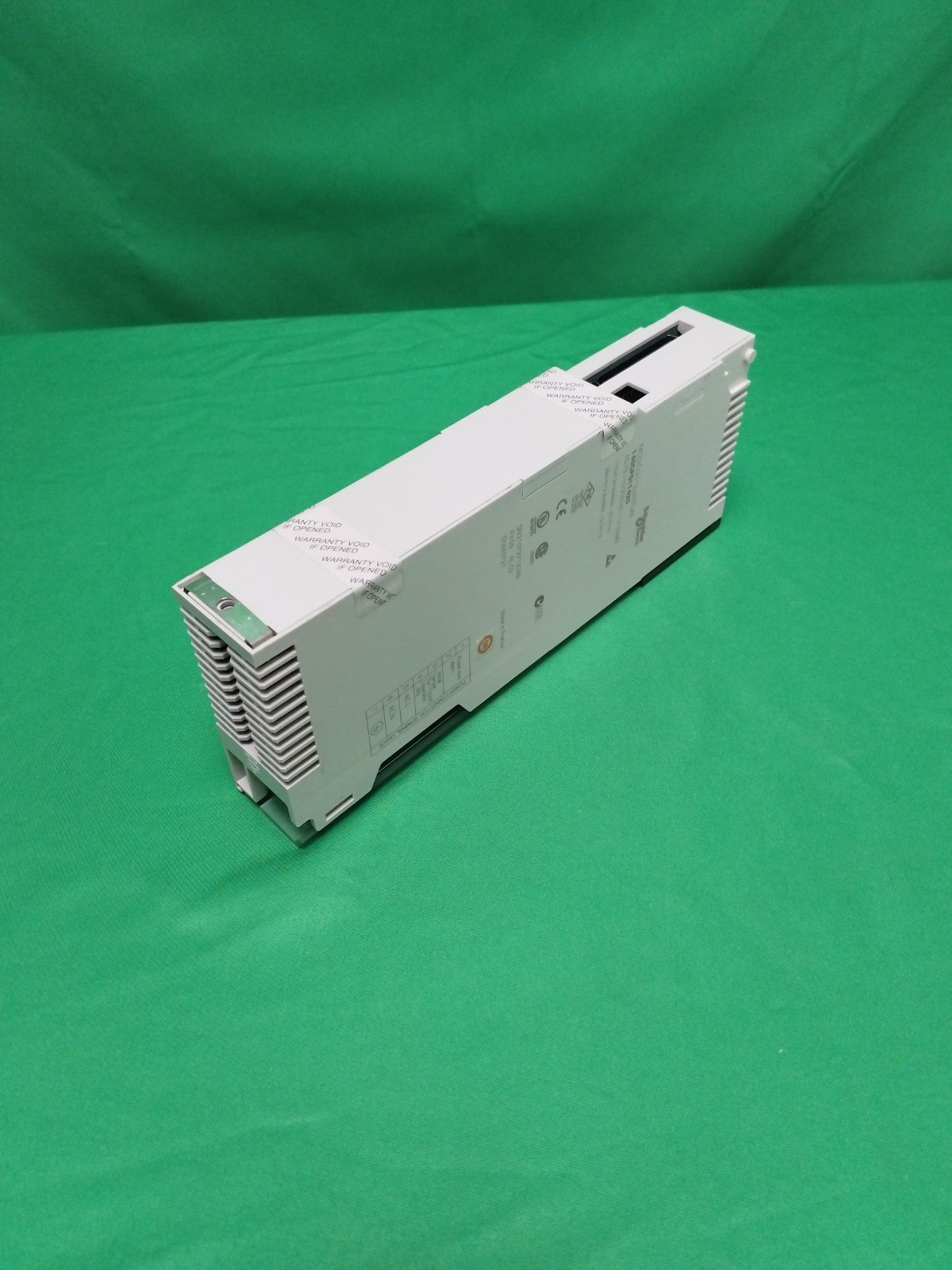Schneider-Electric 140CPS11420 140CPS11420 Defective