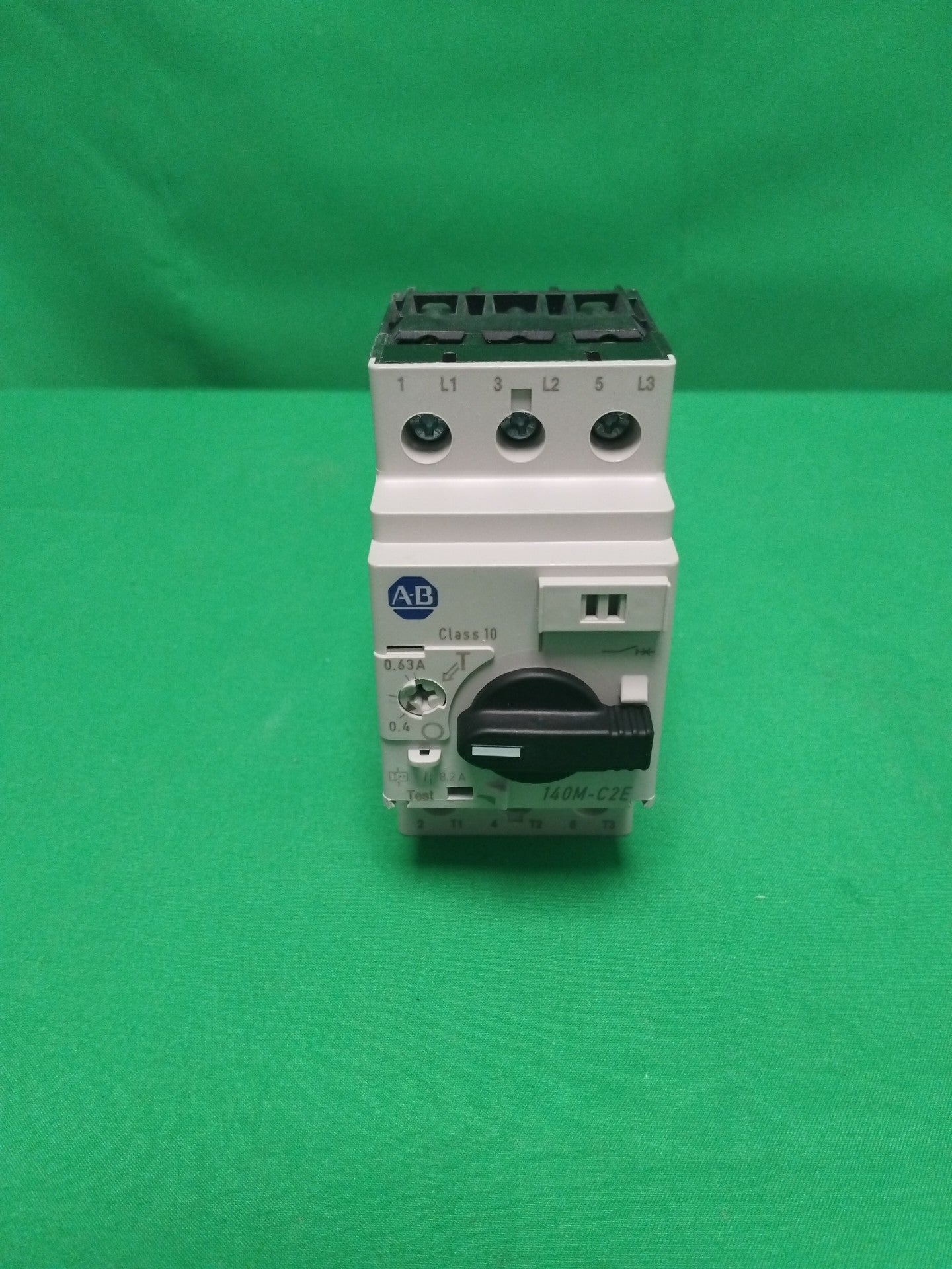 Allen Bradley 140M-C2E-A63 140MC2EA63 DISJONCTEUR