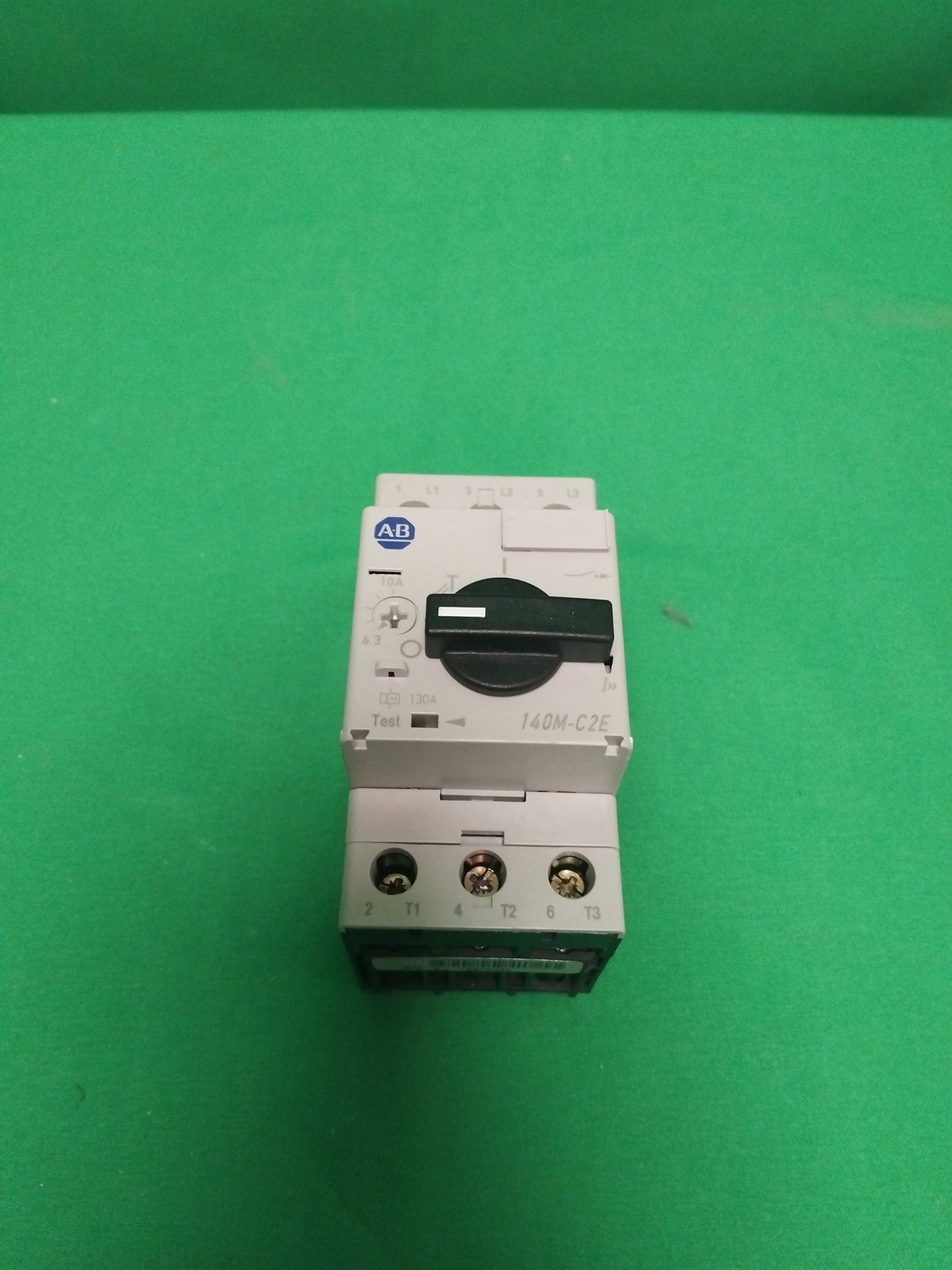 Allen Bradley 140M-C2E-C10 140MC2EC10 DISJONCTEUR