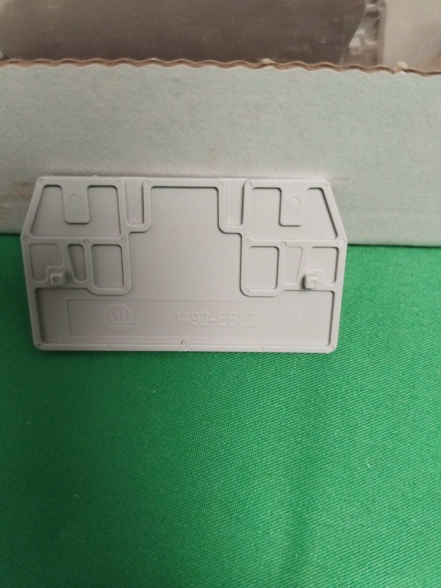 Allen Bradley 1492-EBL2 1492EBL2 BOX OF 50 UNITS