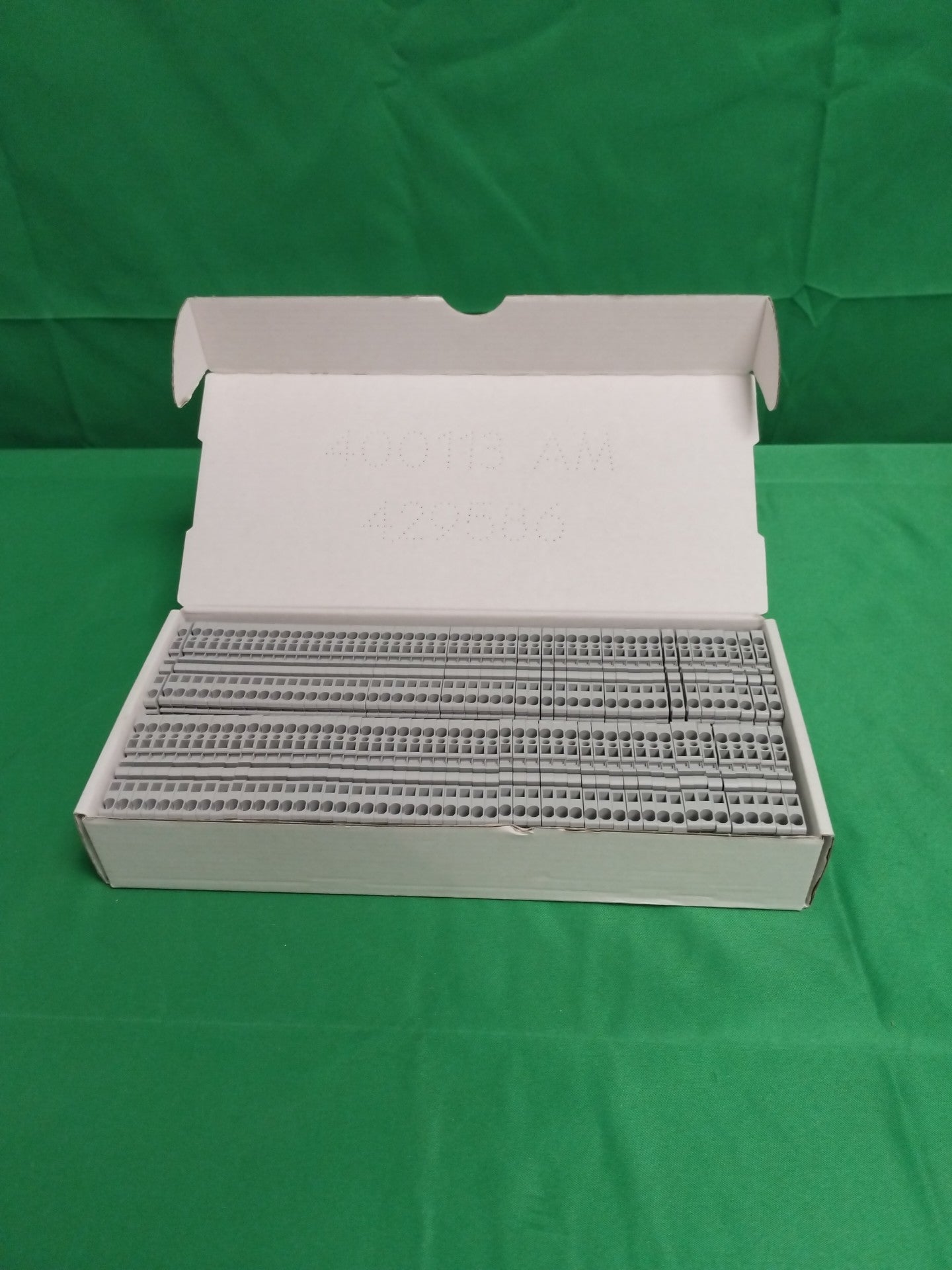 Allen Bradley 1492-L3 1492L3 BOX OF 100 UNITS