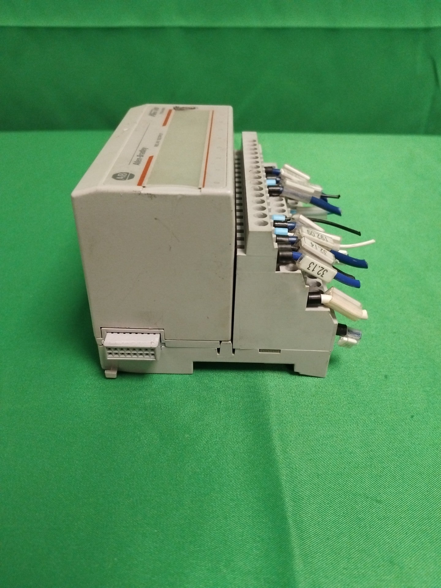 Allen Bradley 1794-0W8 17940W8