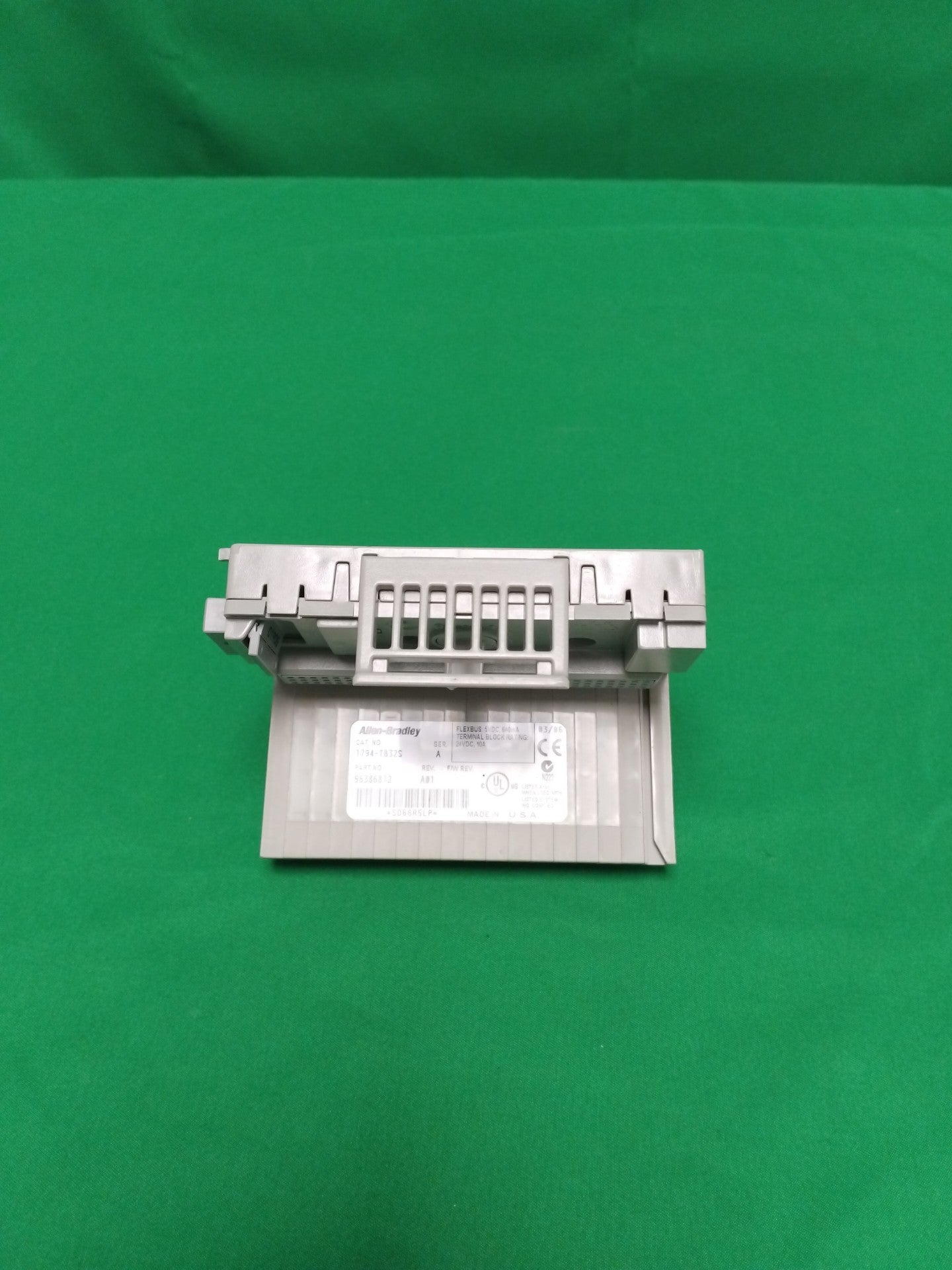 Allen Bradley 1794-TB32S 1794TB32S Serie A
