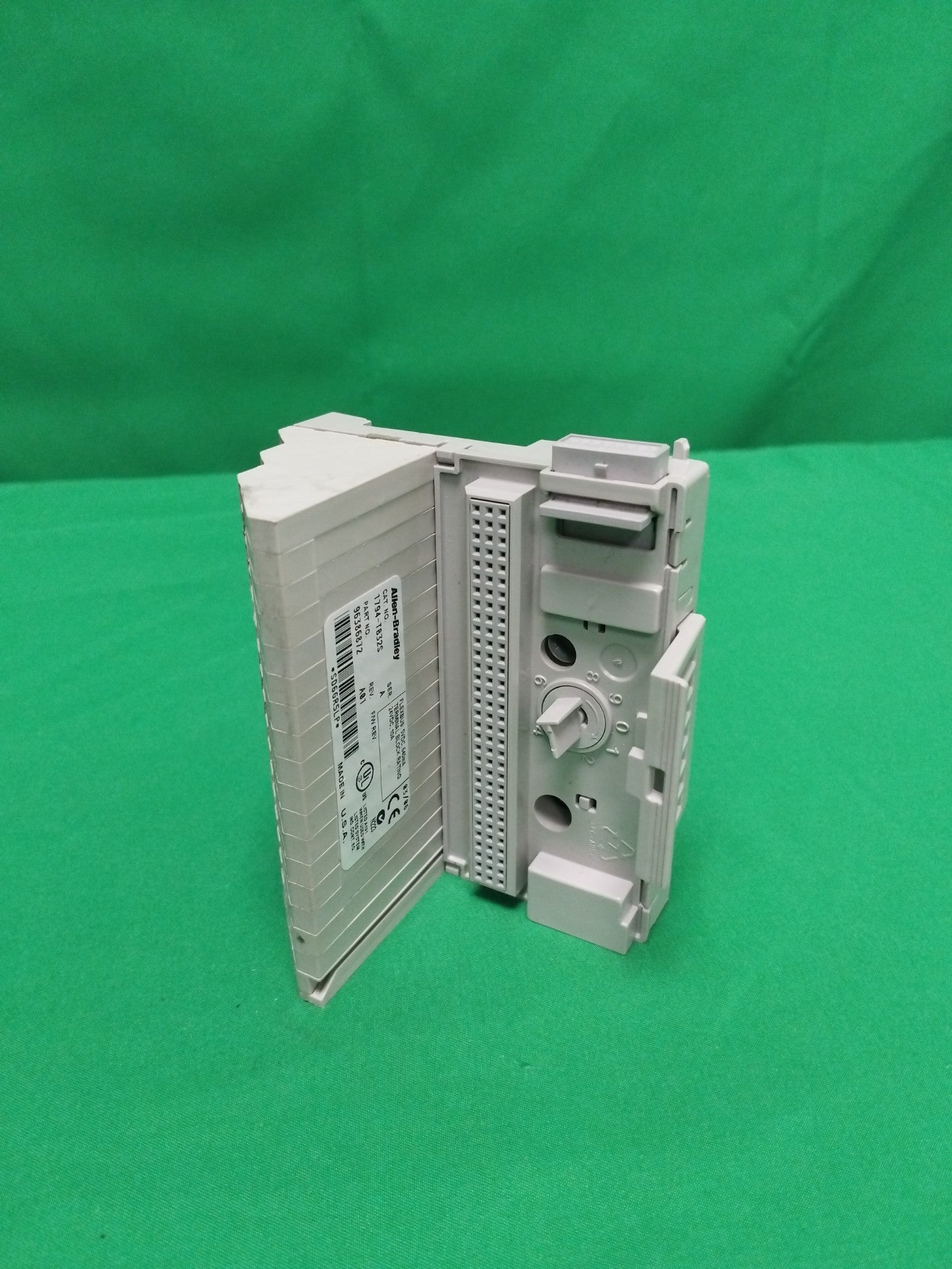 Allen Bradley 1794-TB32S 1794TB32S Serie A