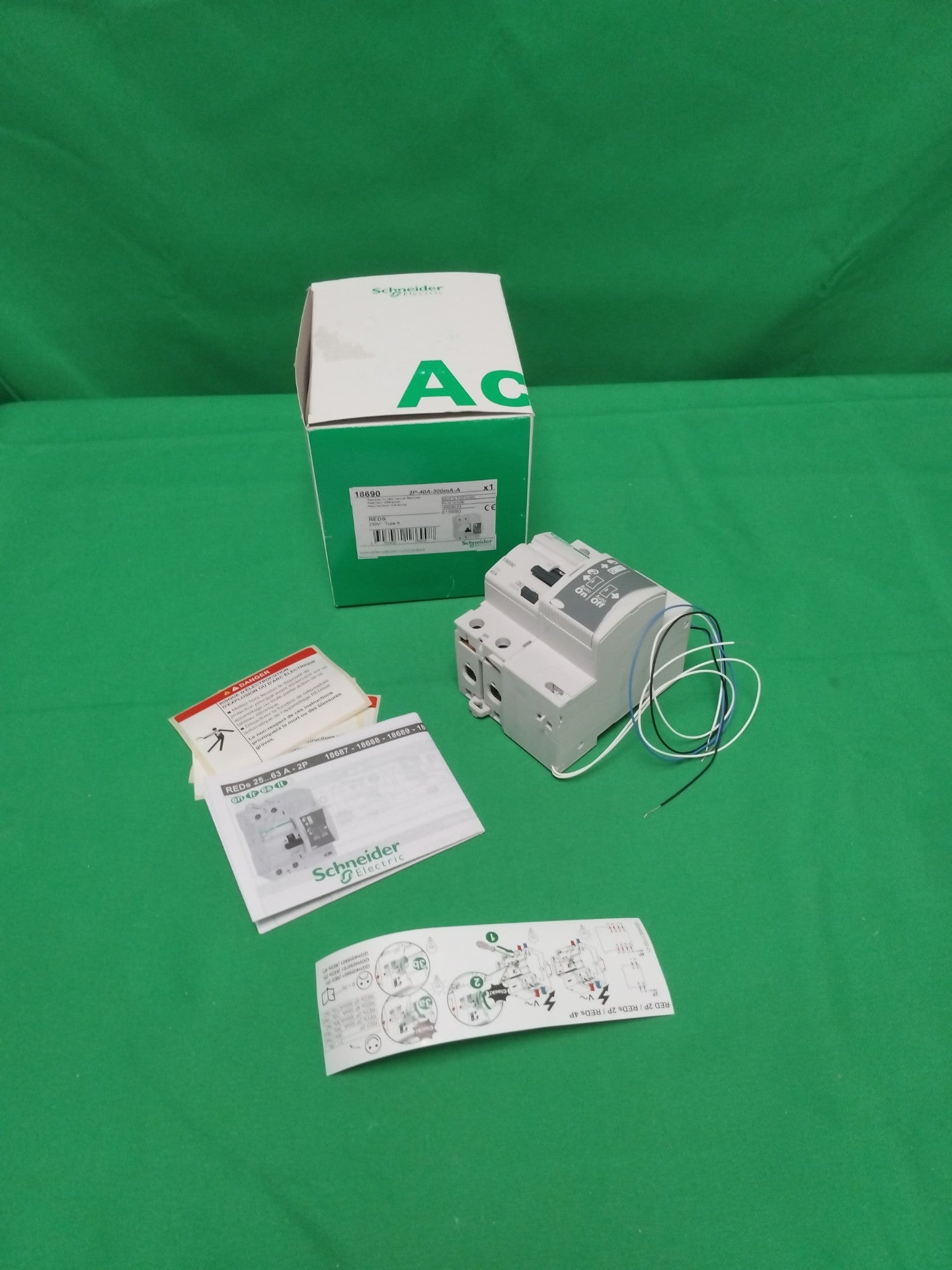 Schneider-Electric 18690 18690