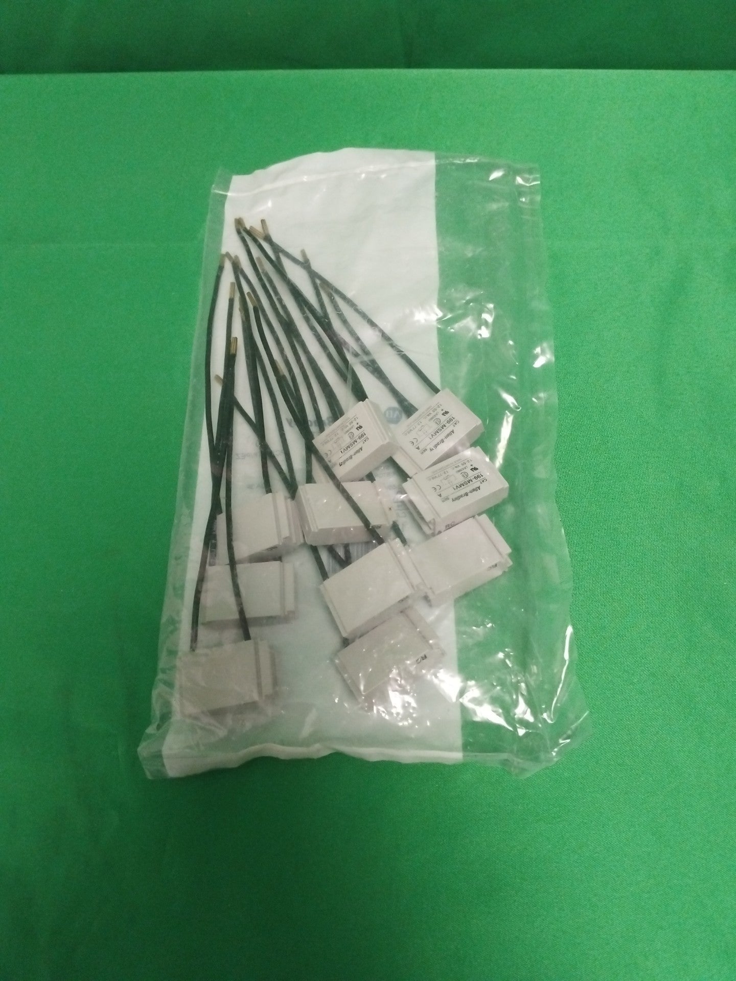 Allen Bradley 199-MSMV1 199MSMV1 BOX OF 10 UNITS
