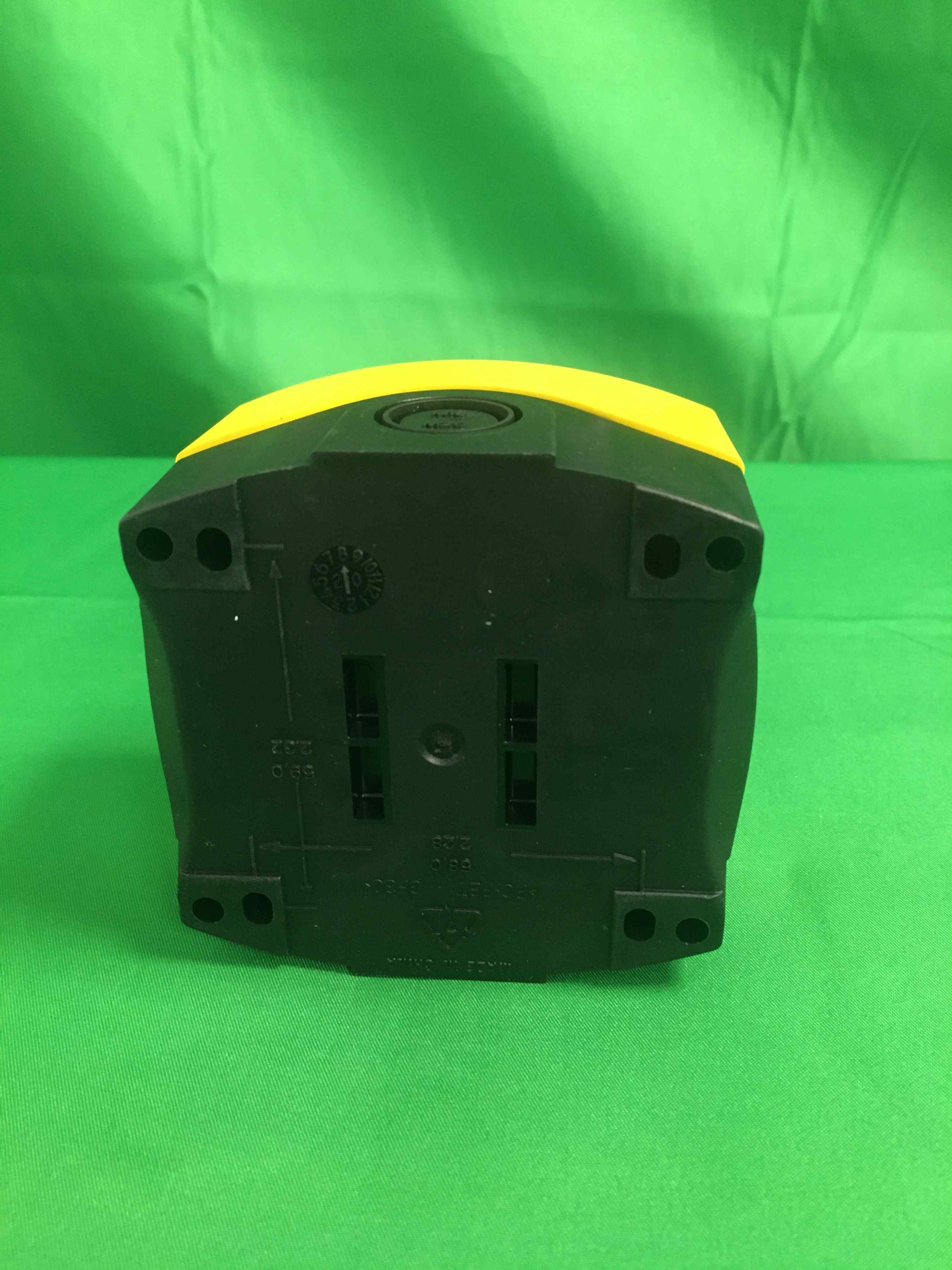 Allen-Bradley 800F-1YM3 800F1YM3