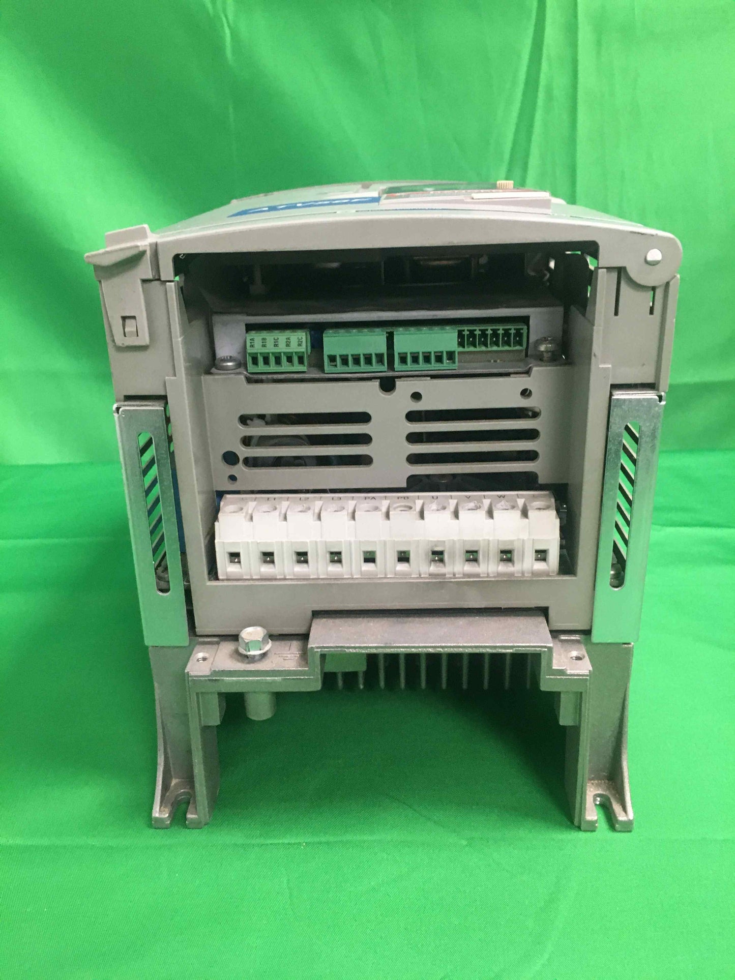 Telemecanique ATV58FHU18N4 ATV58FHU18N4