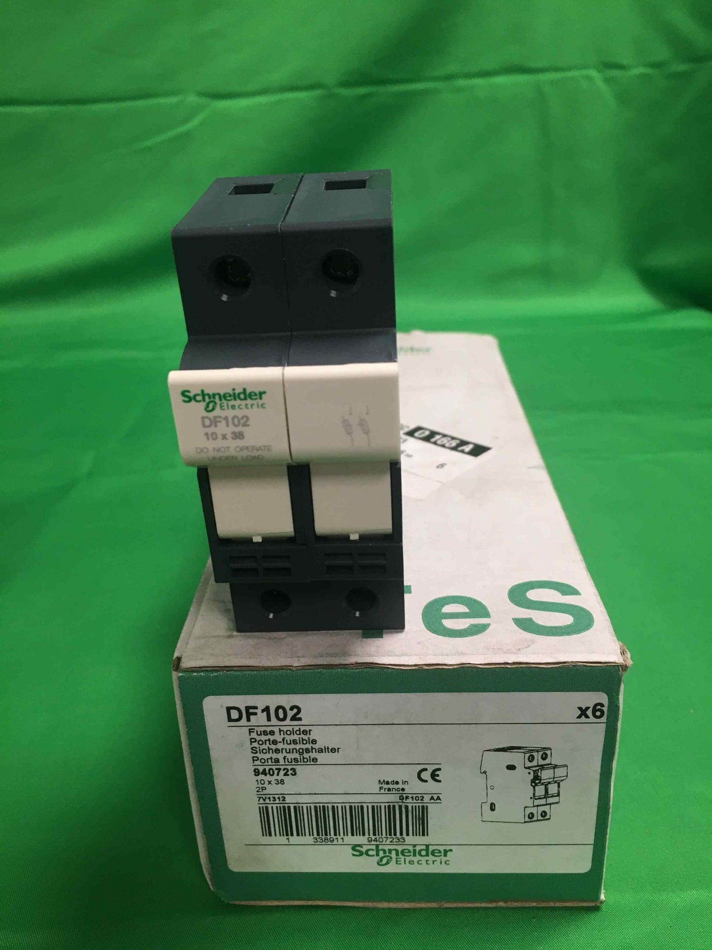 Schneider-Electric DF102 NEW DF102 6 UNITS