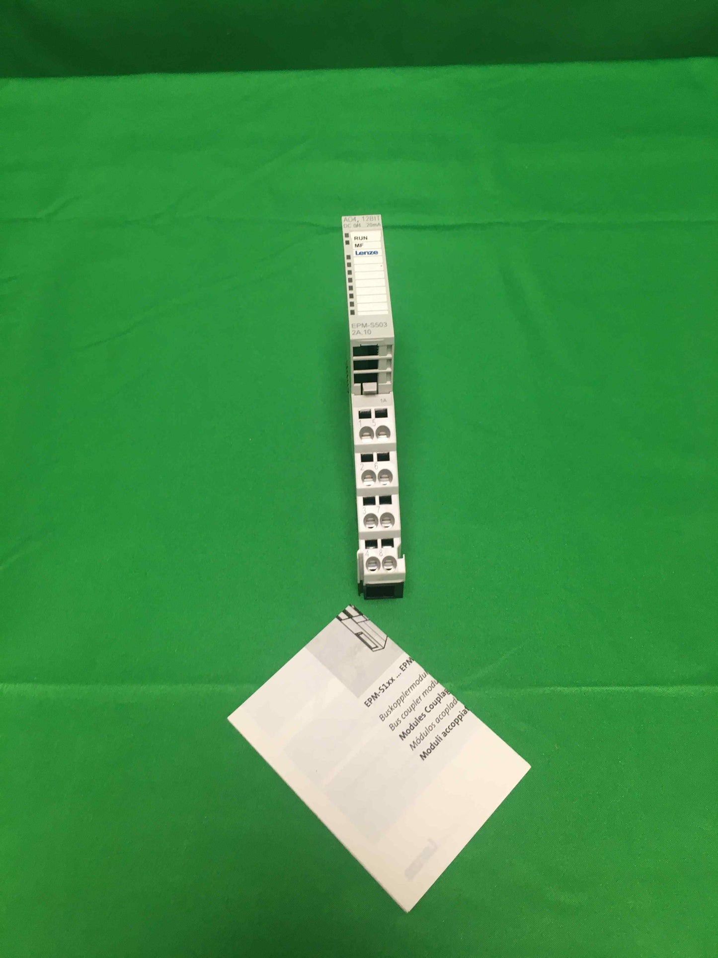 8653