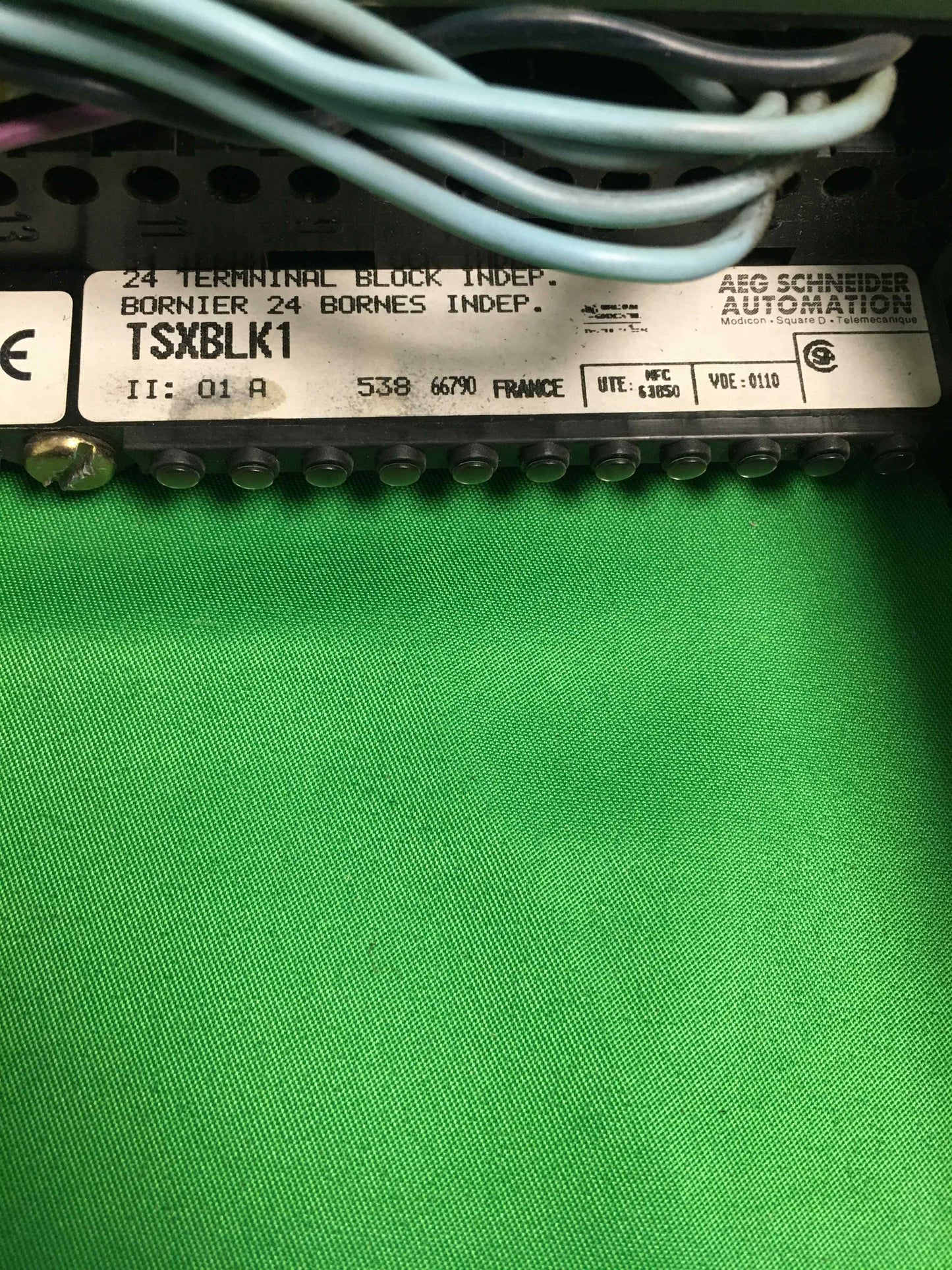 AEG SCHNEIDER AUTOMATION TSXBLK1 TSXBLK1
