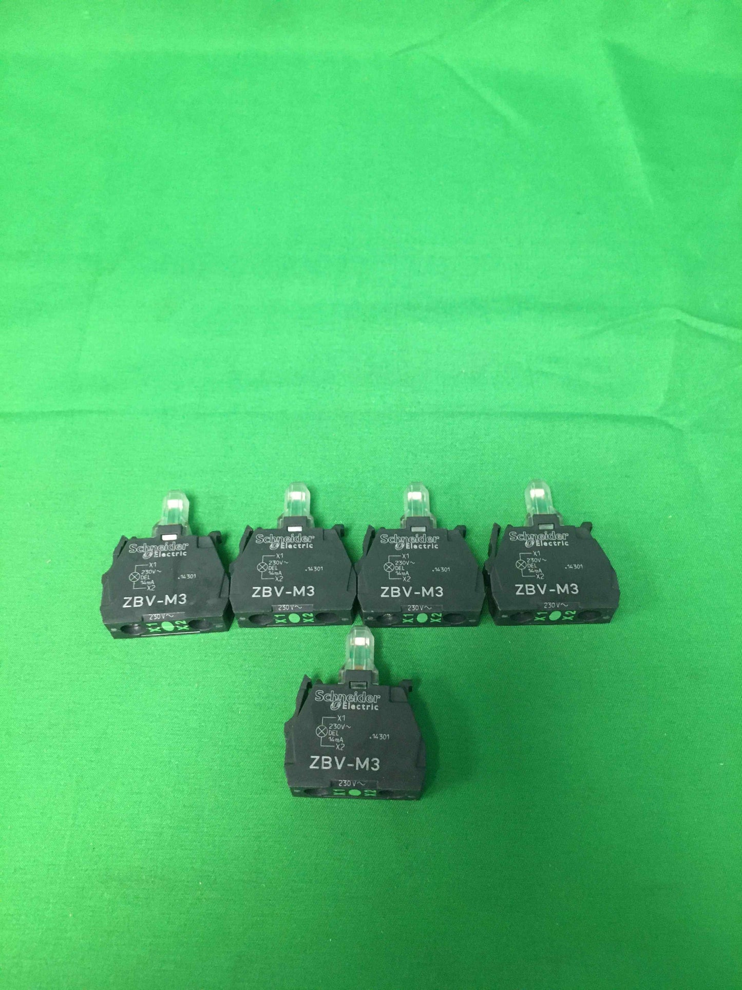 Schneider-Electric ZBV M3 ZBVM3 5 UNITS