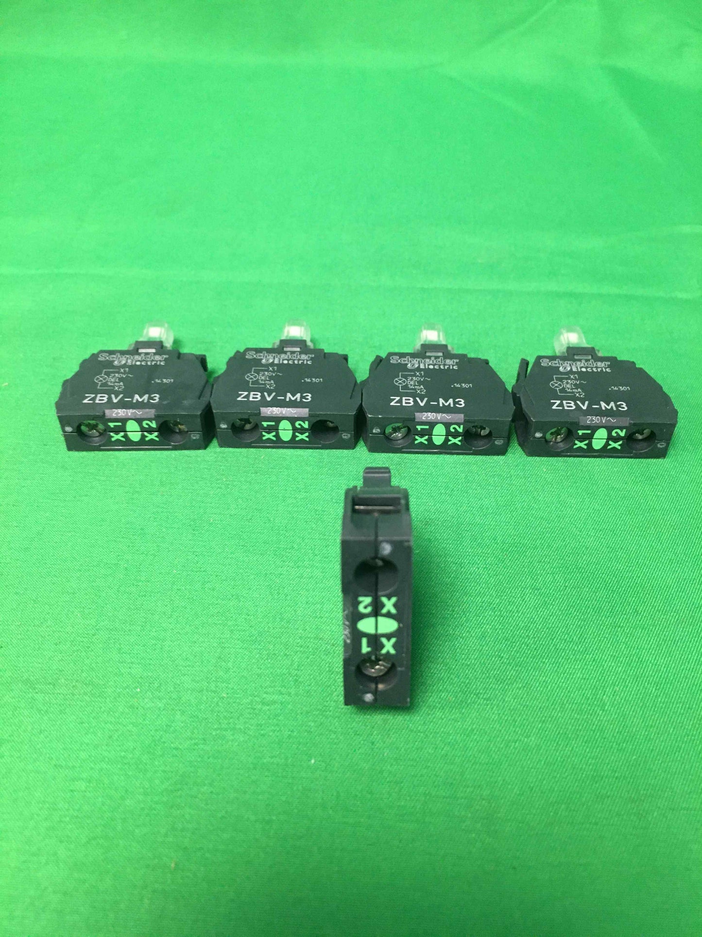 Schneider-Electric ZBV M3 ZBVM3 5 UNITS