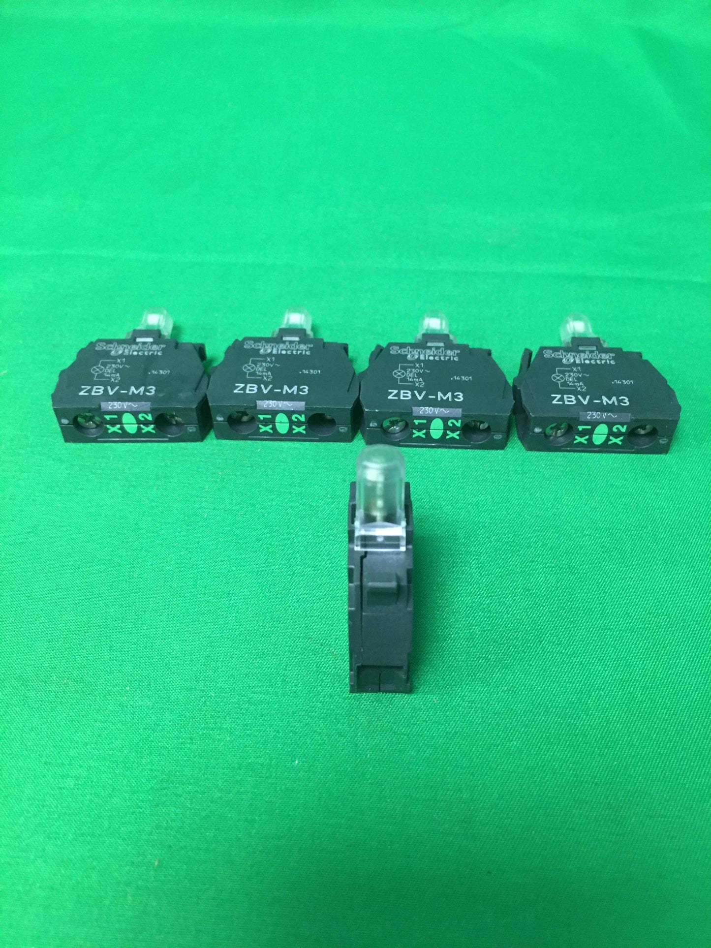 Schneider-Electric ZBV M3 ZBVM3 5 UNITS