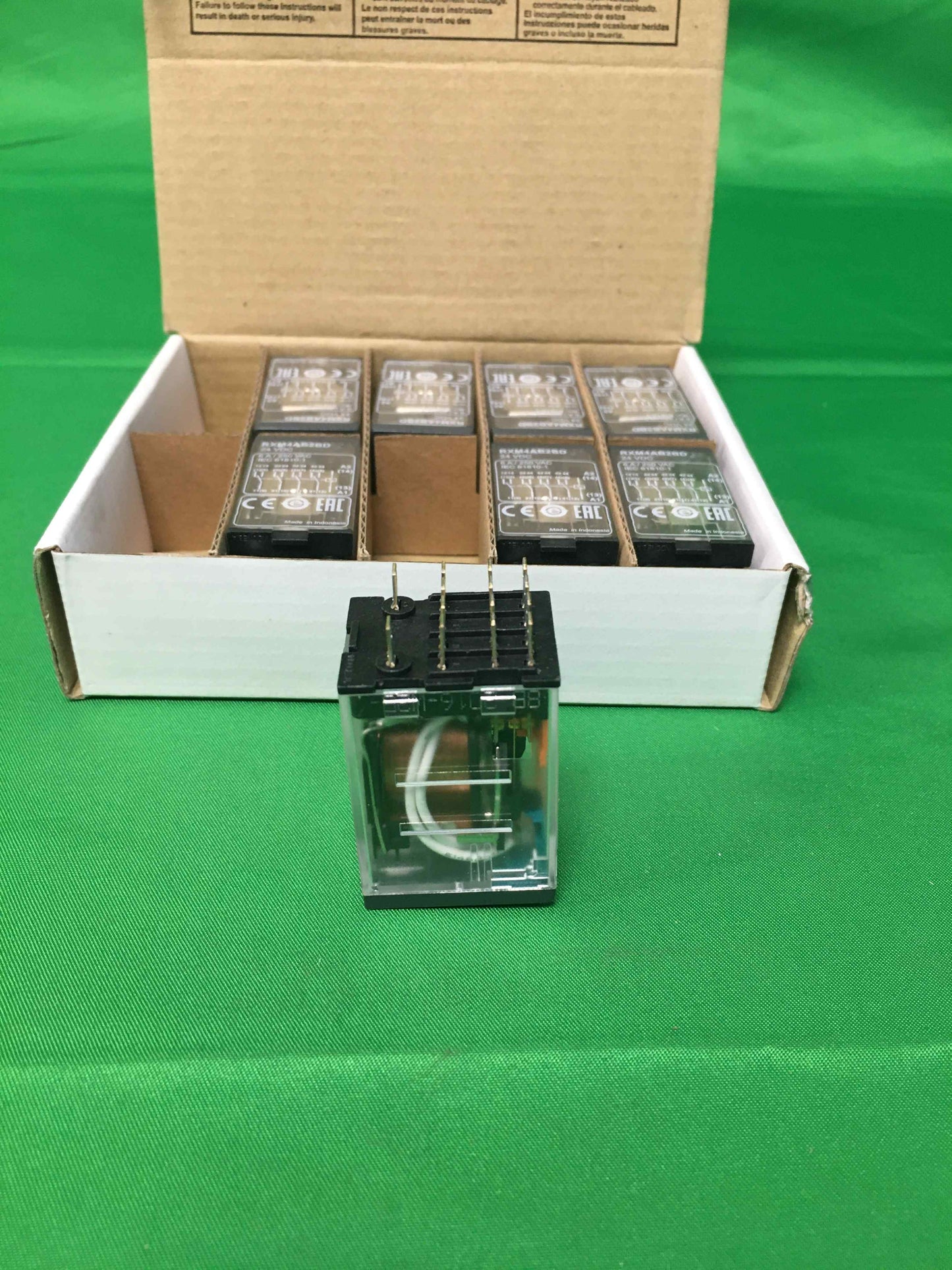 Schneider-Electric RXM4AB2BD RXM4AB2BD BOX OF 8 UNITS OPEN BOX