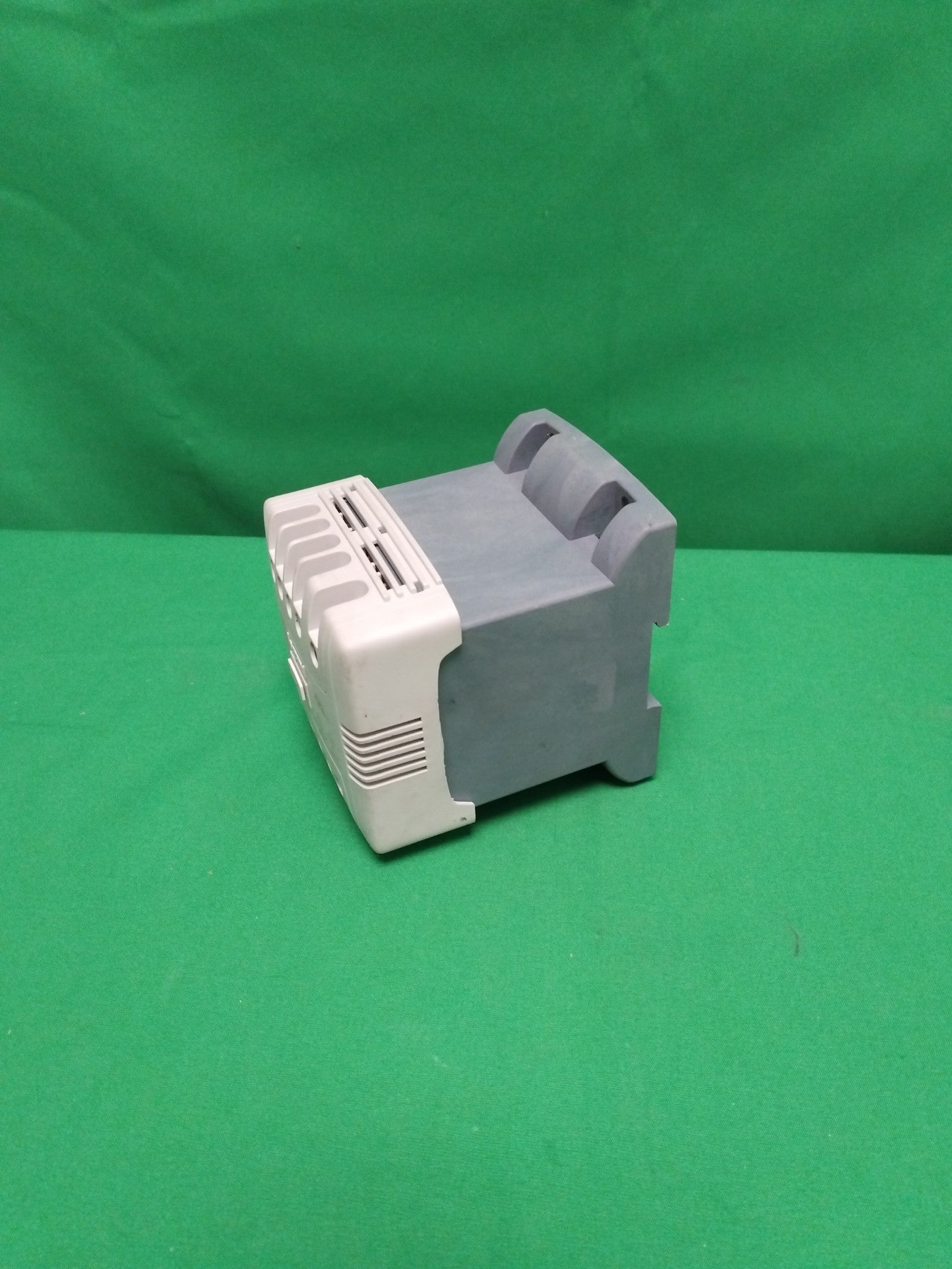 legrand 44264 44264 TRANSFORMATEUR SEC 115V UL140VA PRI 230/400V 50/60Hz