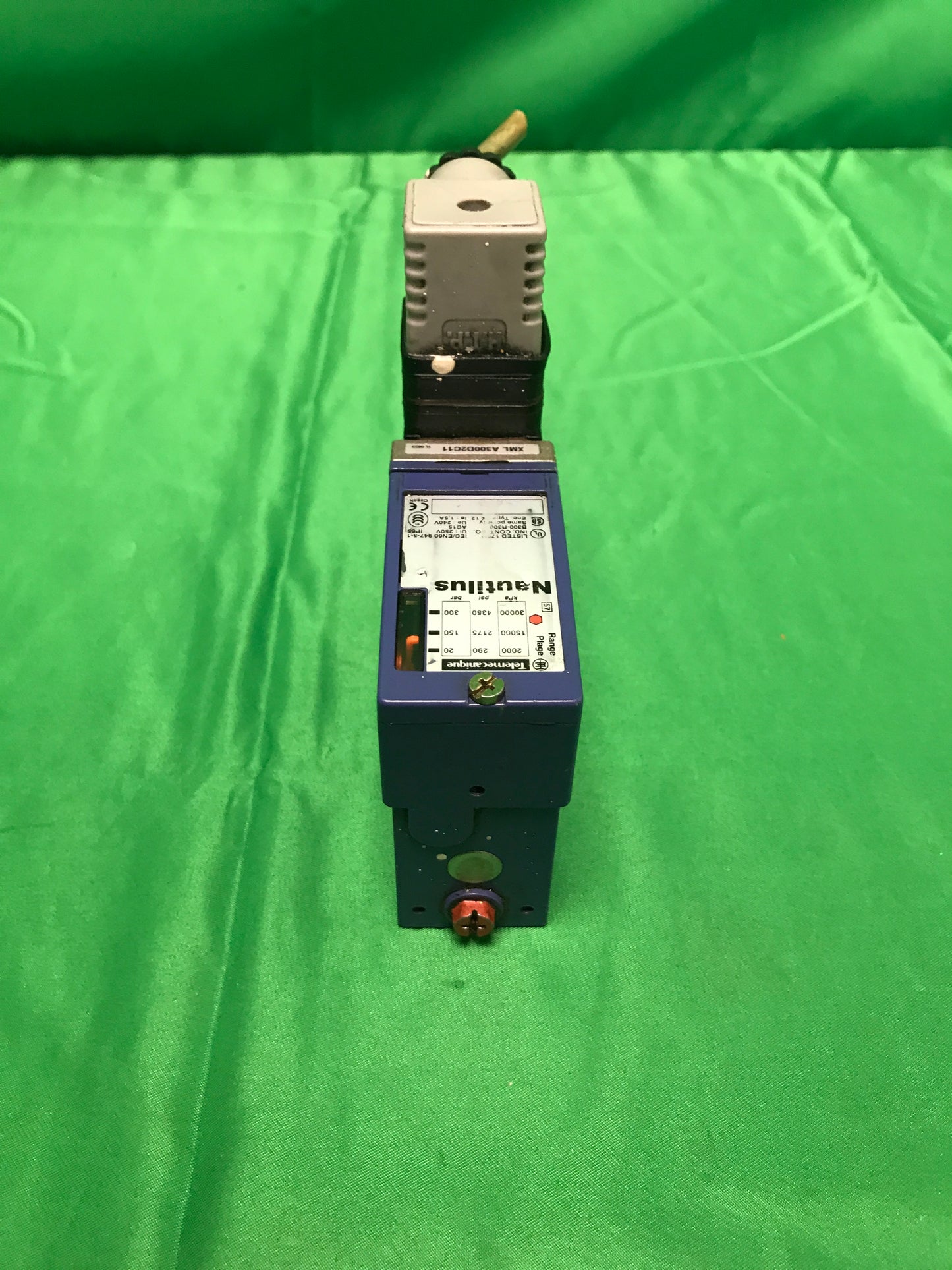 Telemecanique XML A300D2C11 XMLA300D2C11
