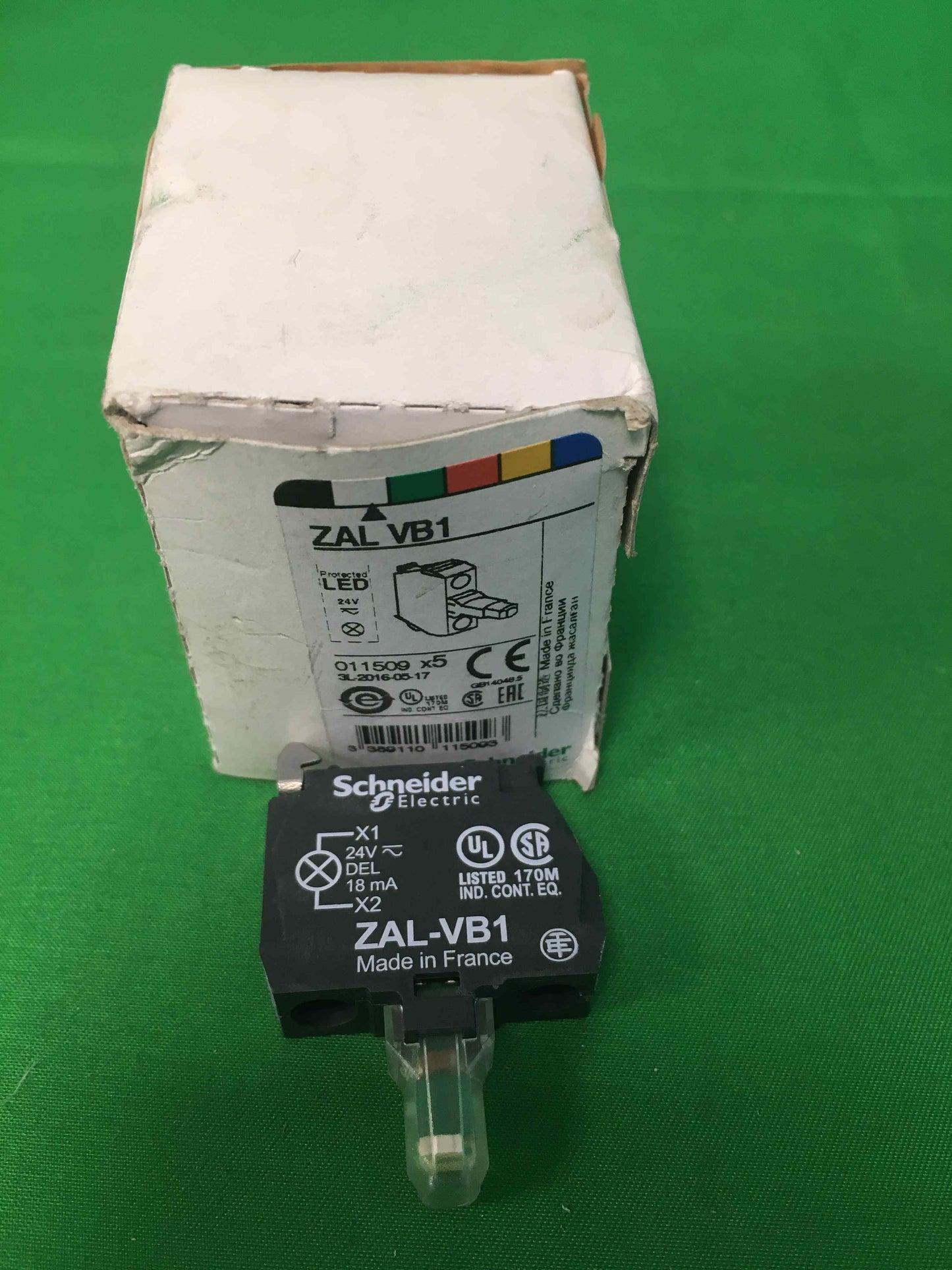 Schneider-Electric ZAL VB1 ZALVB1 5 UNITS