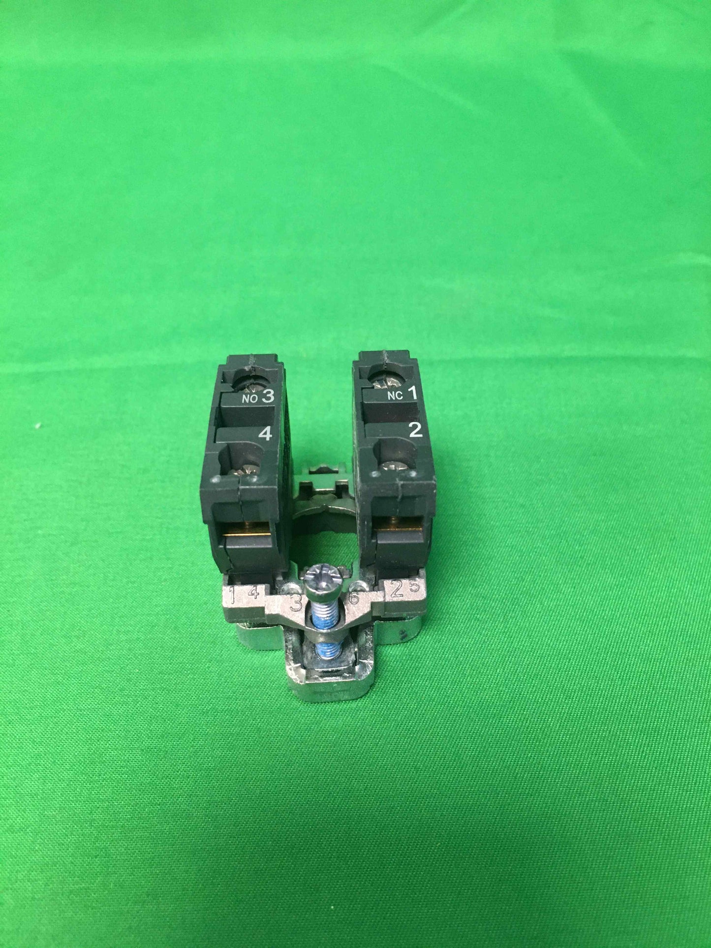 Schneider-Electric ZB4 BZ105 ZB4BZ105