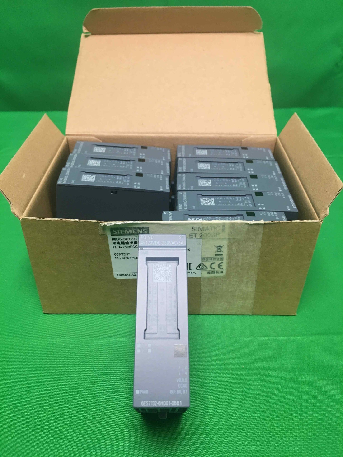 Siemens 6ES7 132-6HD01-0BB1 6ES71326HD010BB1 BOX OF 9 UNITS OPEN BOX