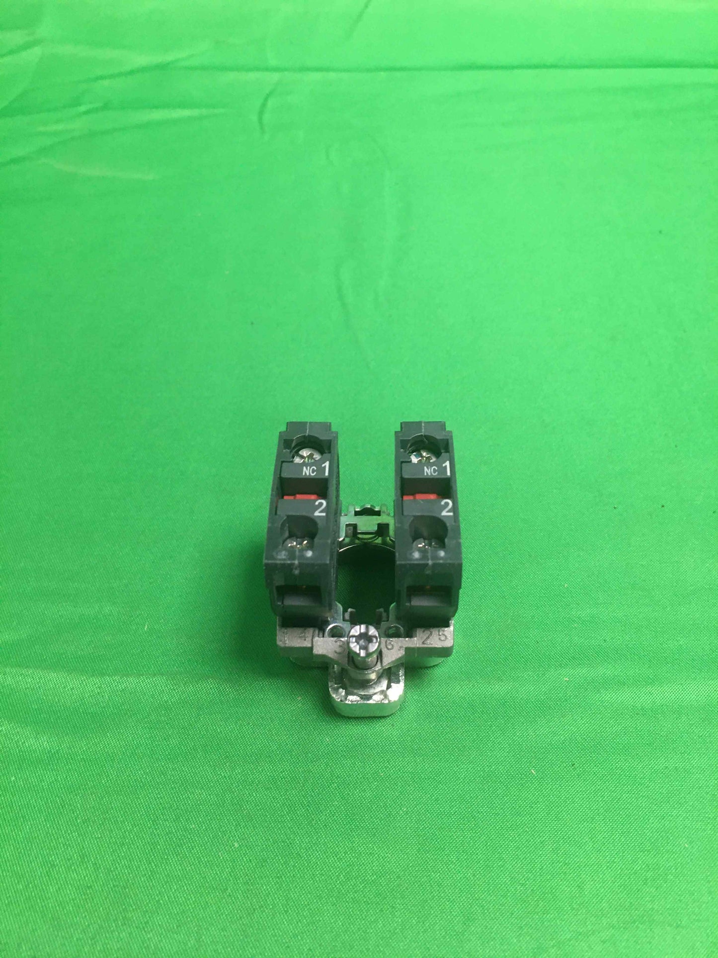 Schneider-Electric ZB4 BZ104 ZB4BZ104