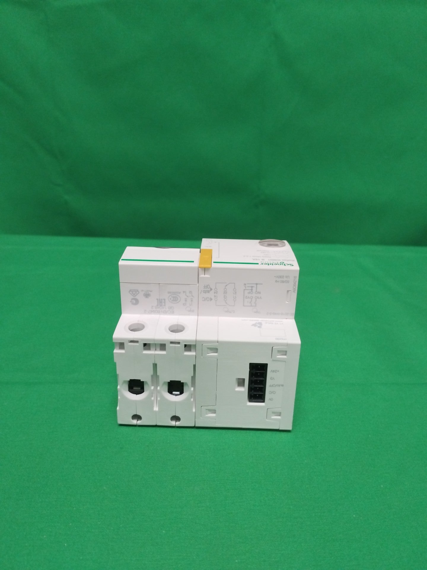 Schneider-Electric A9C64216 A9C64216 IC60H B 16A