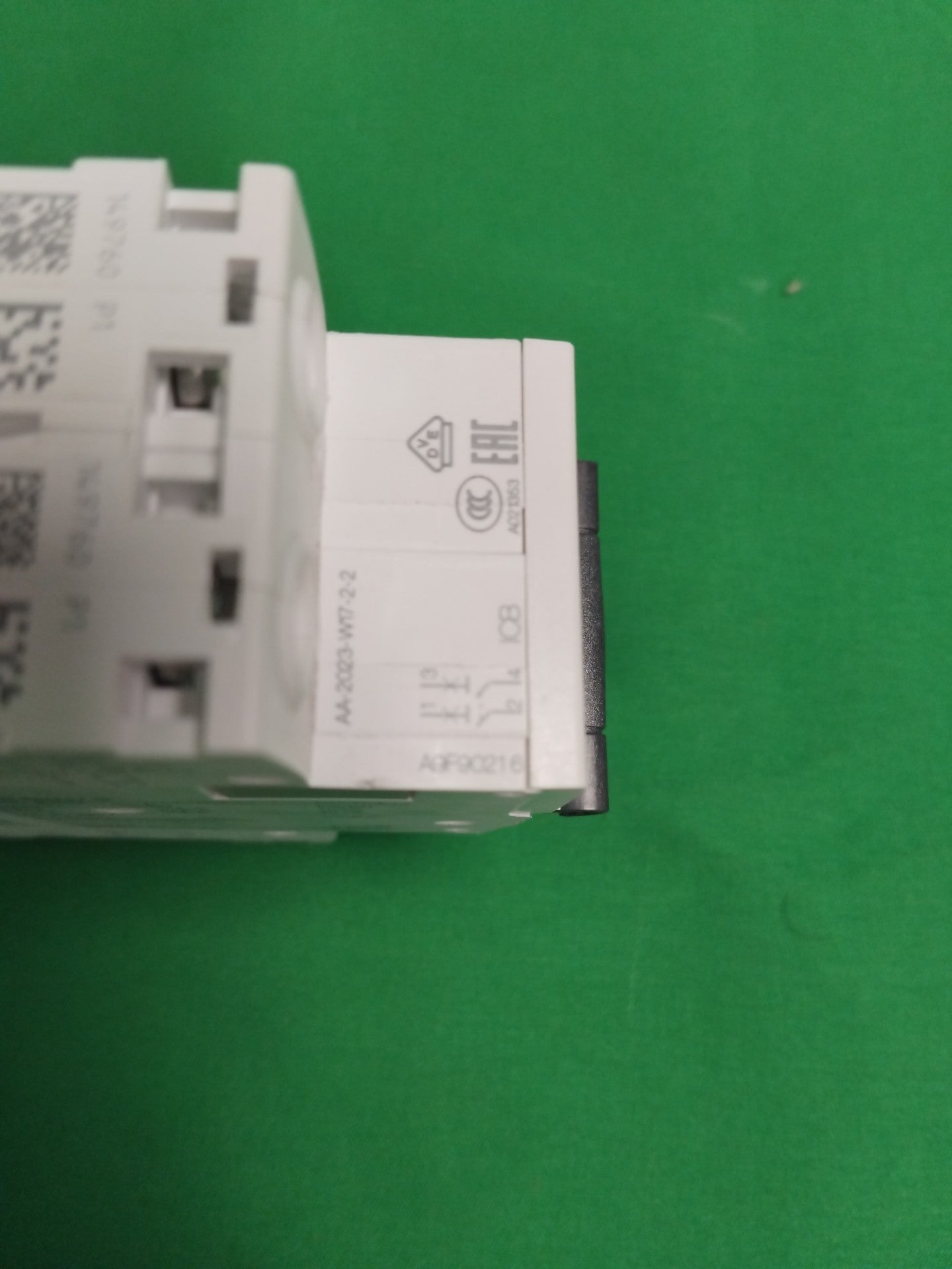 Schneider-Electric A9F9021 6 A9F90216 WITHOUT ORIGINAL PACKAGING