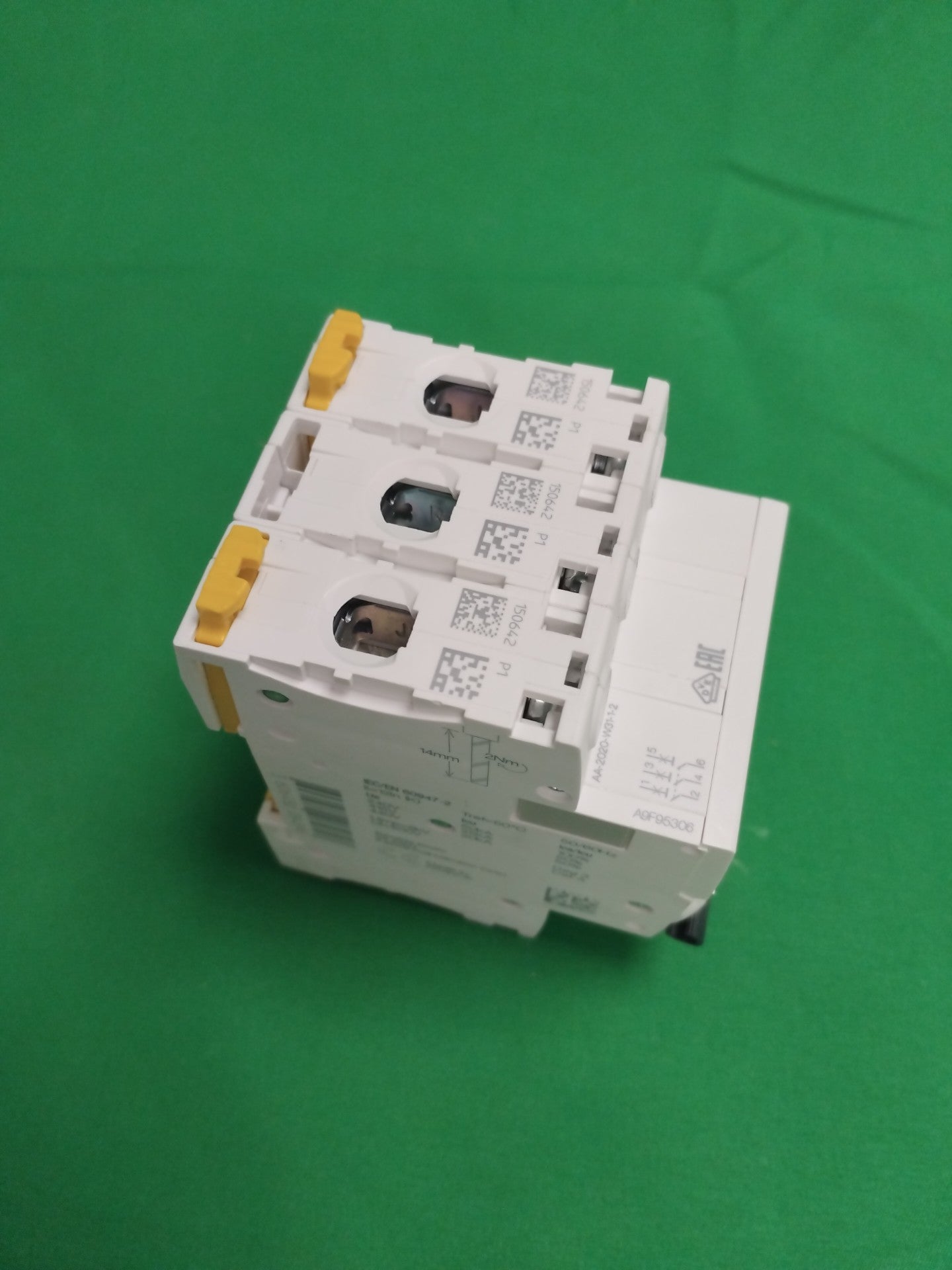 Schneider-Electric A9F95306 A9F95306 WITHOUT ORIGINAL PACKAGING