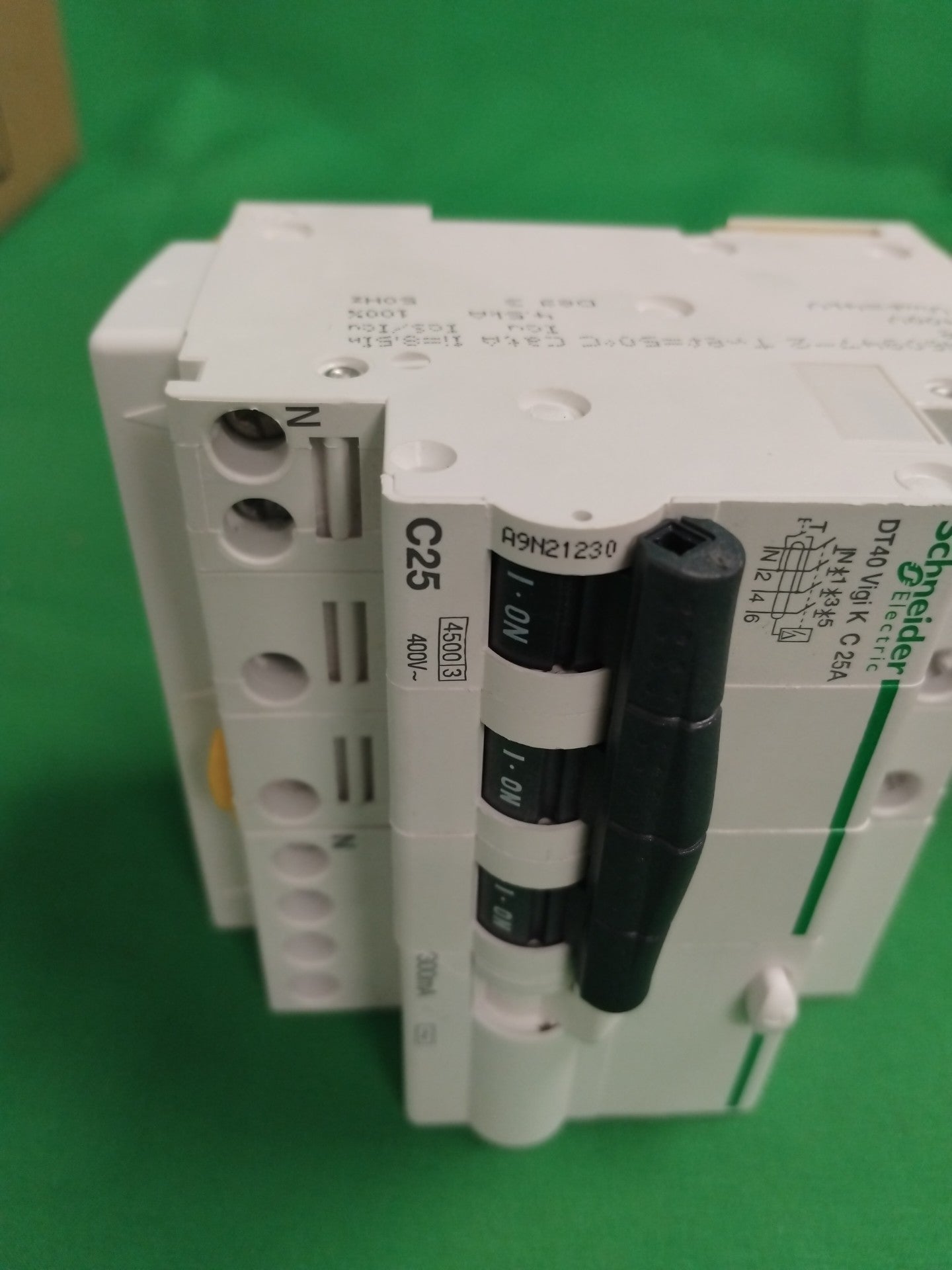 Schneider-Electric A9N21230 A9N21230 WITHOUT ORIGINAL PACKAGING