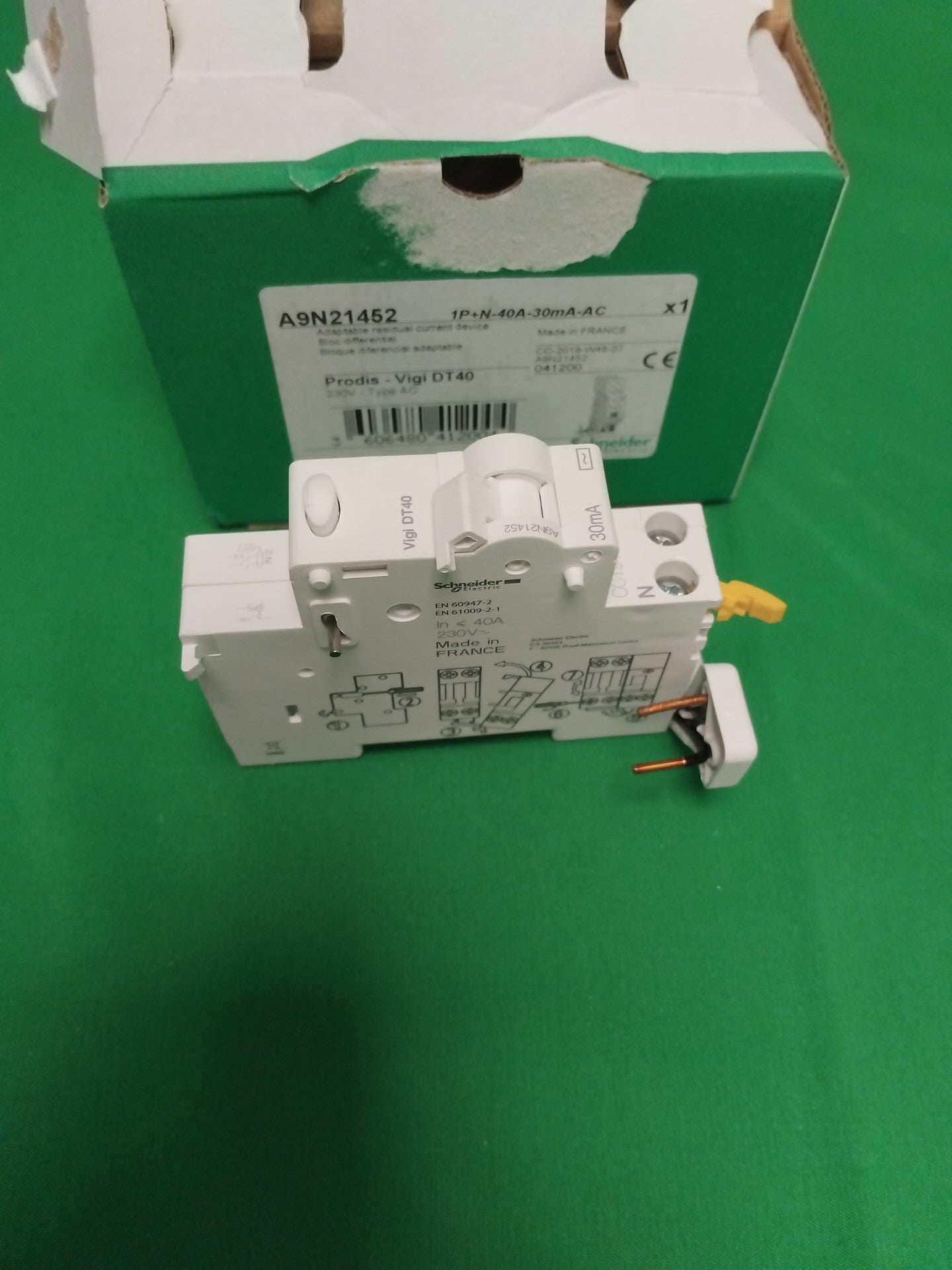 Schneider-Electric A9N21452 A9N21452