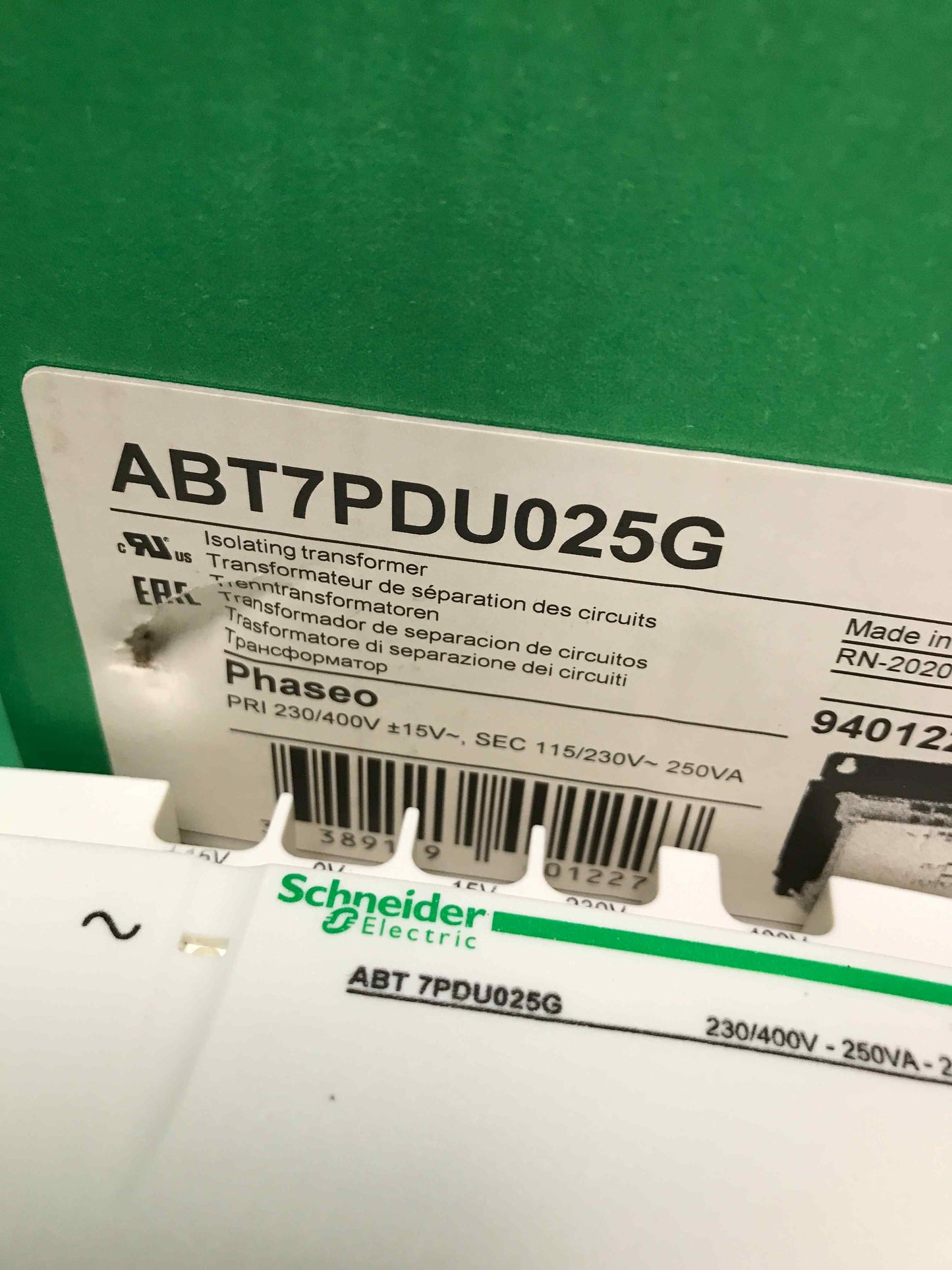 SCHNEIDER ELECTRIC ABT7PDU025G ABT7PDU025G ( 18 months warranty )