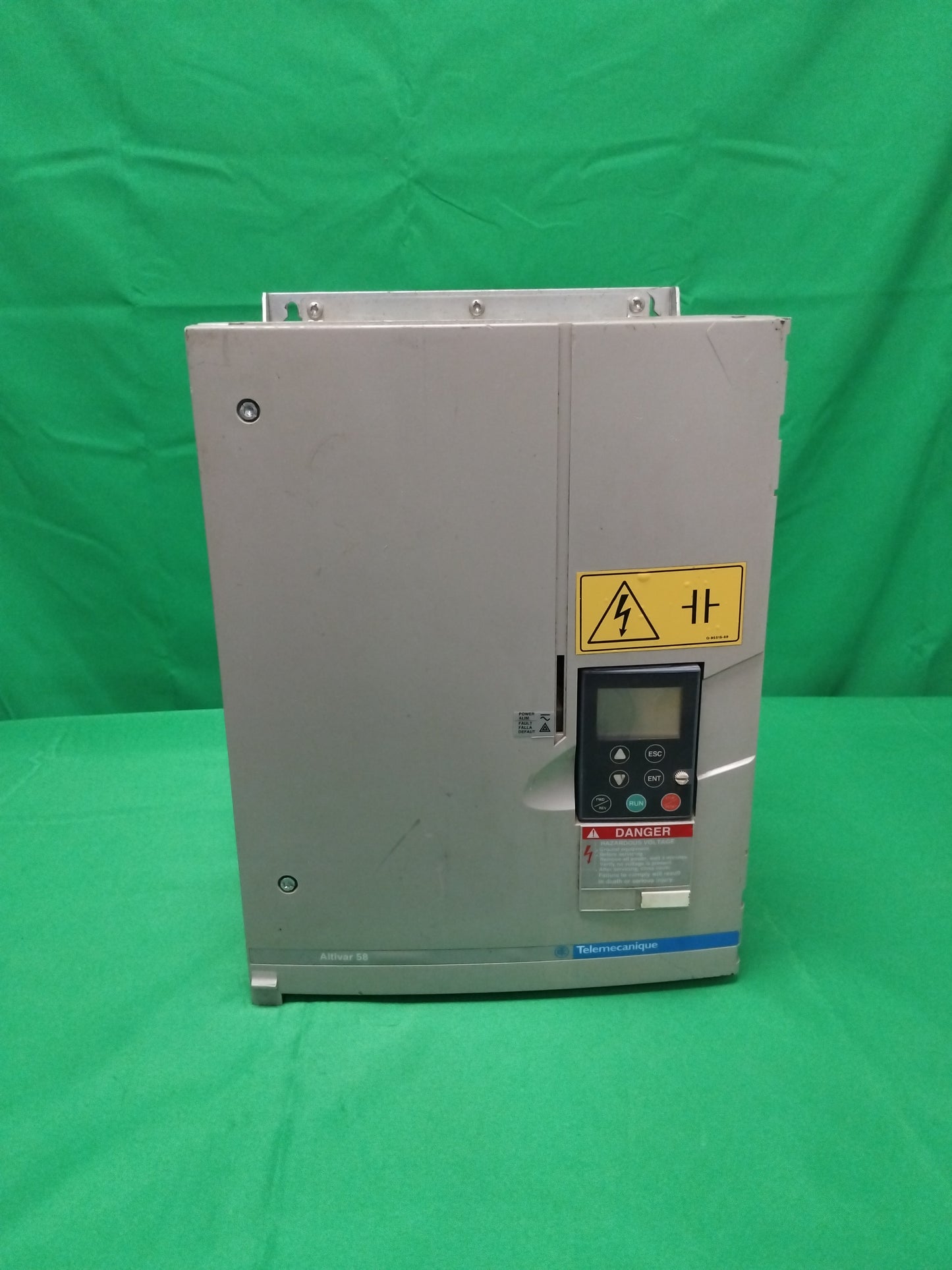 Telemecanique ATV58HD12N4S304 ATV58HD12N4S304