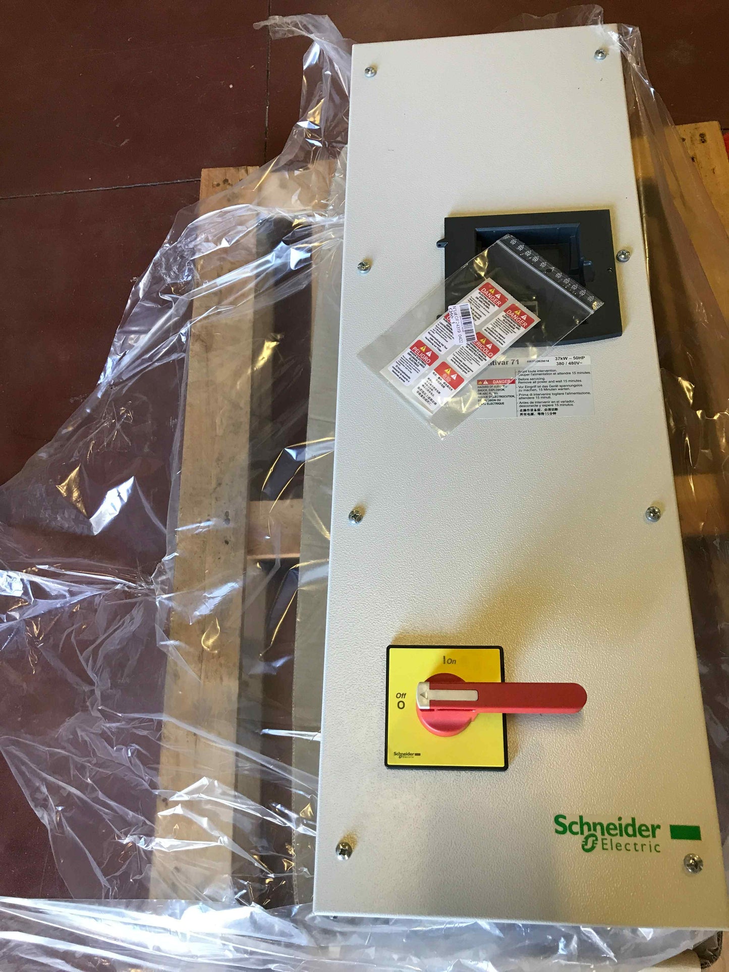 Schneider Electric-ATV71E5D37N4/ATV71E5D37N4