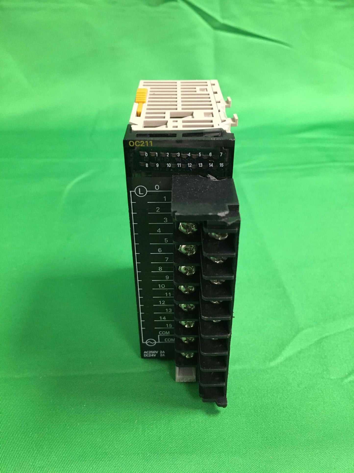 Omron CJ1W-OC211 CJ1WOC211
