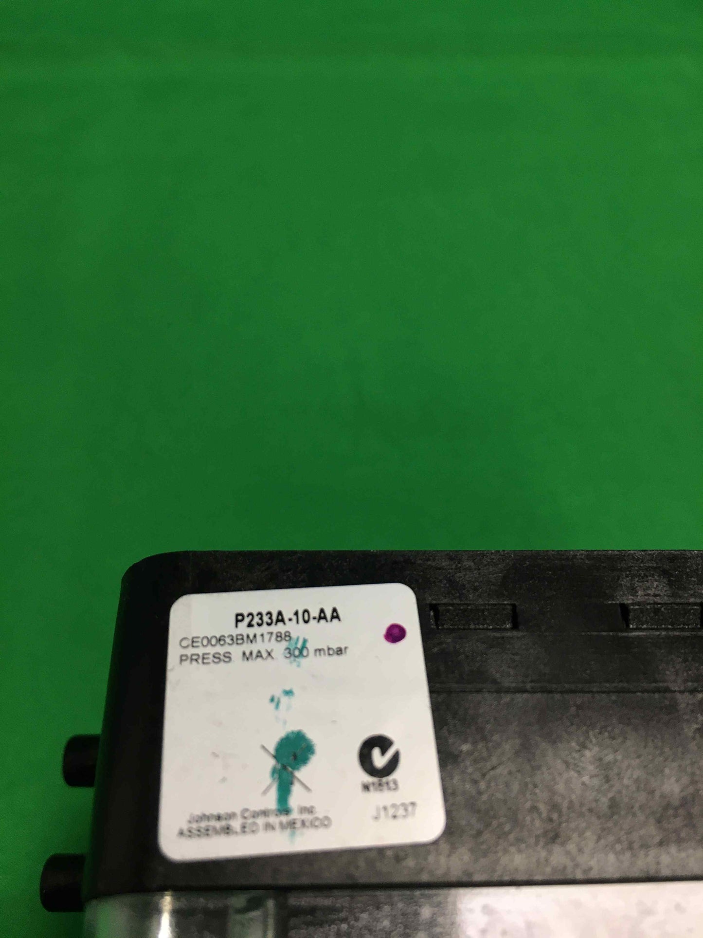 JOHNSON CONTROLS -P233A-10-AA/P233A10AA