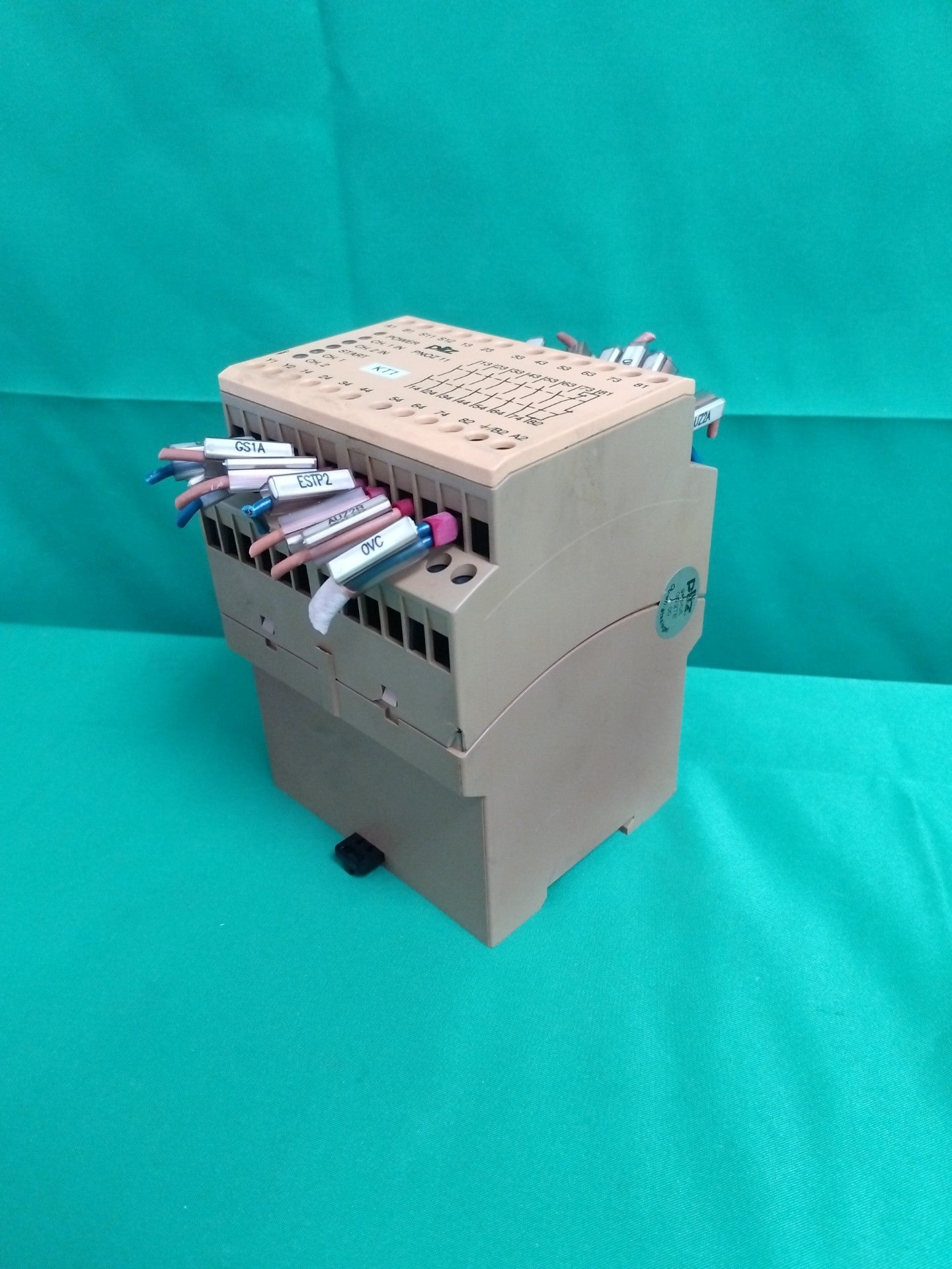 pilz PNOZ11 115VAC 24VDC 7N/O 1N/C PNOZ11115VAC24VDC7NO1NC