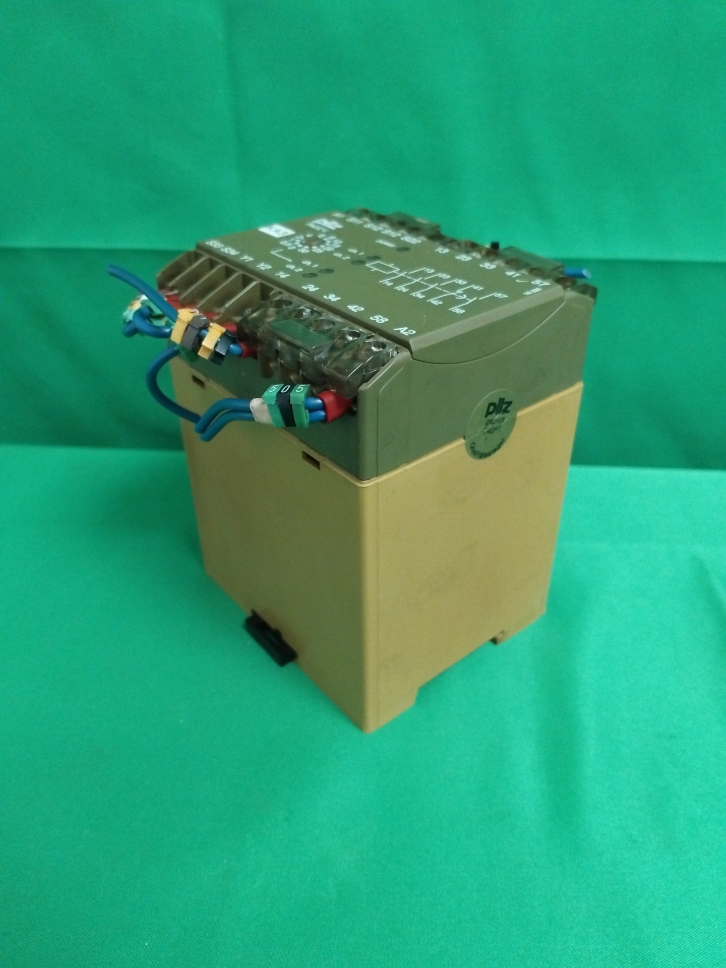 pilz PNOZ V 30 S 24 V DC PNOZV30S24VDC SAFETY RELAY