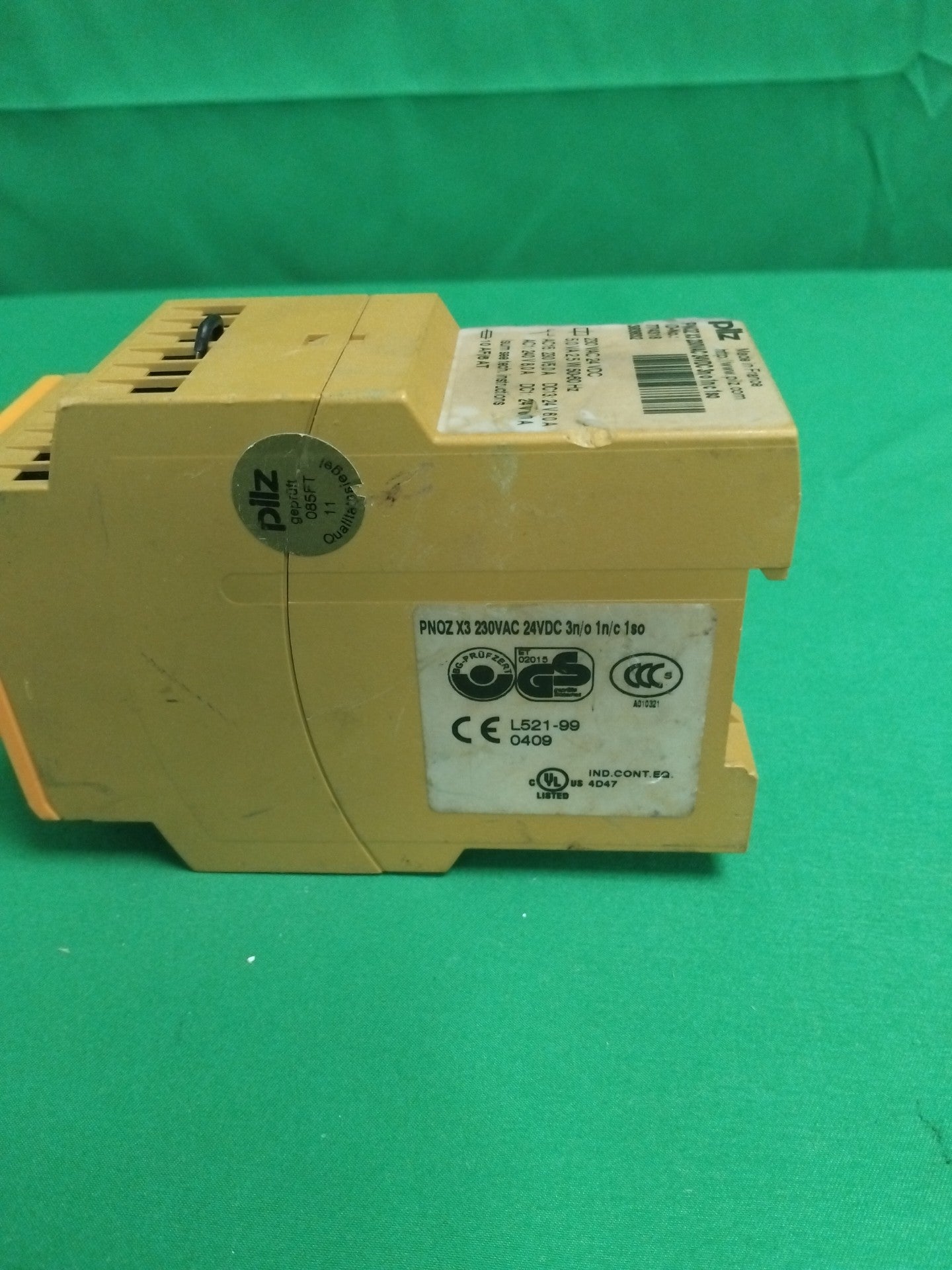 PILZ PNOZ X3 230VAC 24VDC 3n/o1n/c1so PNOZX3230VAC24VDC3no1nc1so Defective