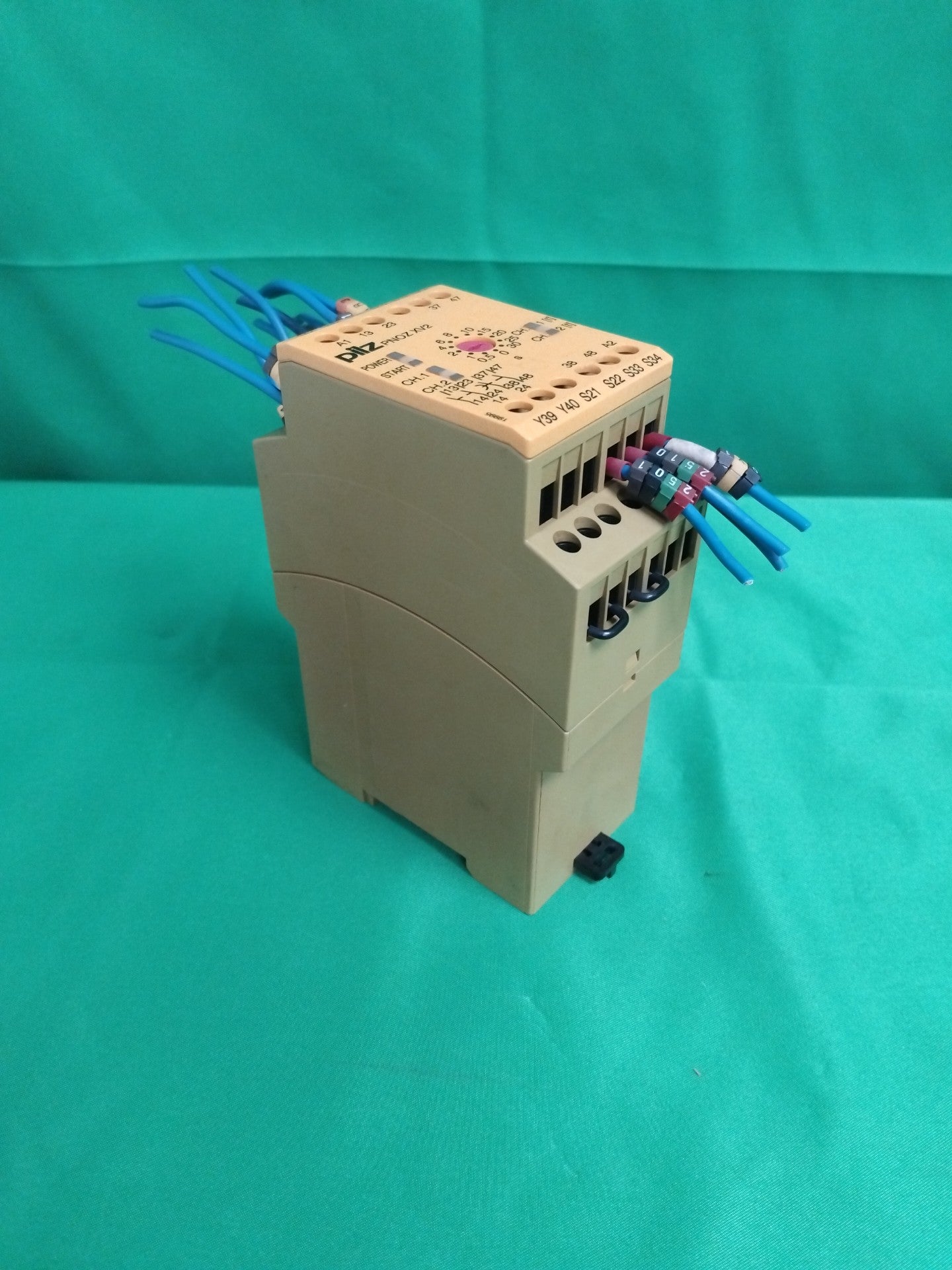 pilz PNOZ XV2 30/24VDC 2N/O 2N/OT PNOZXV23024VDC2NO2NOT