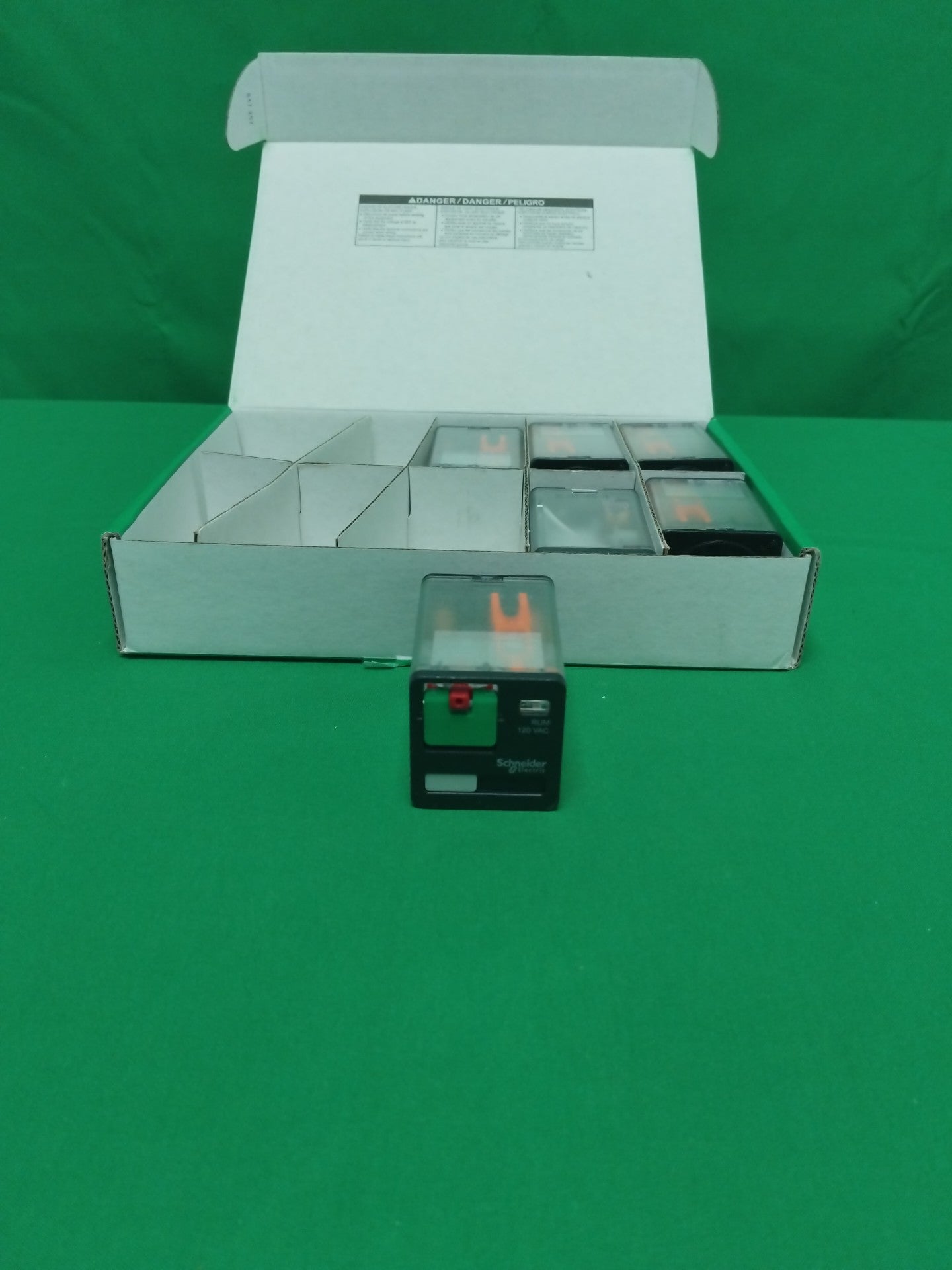 Schneider-Electric RUMC21F7 RUMC21F7 Box of 10 units