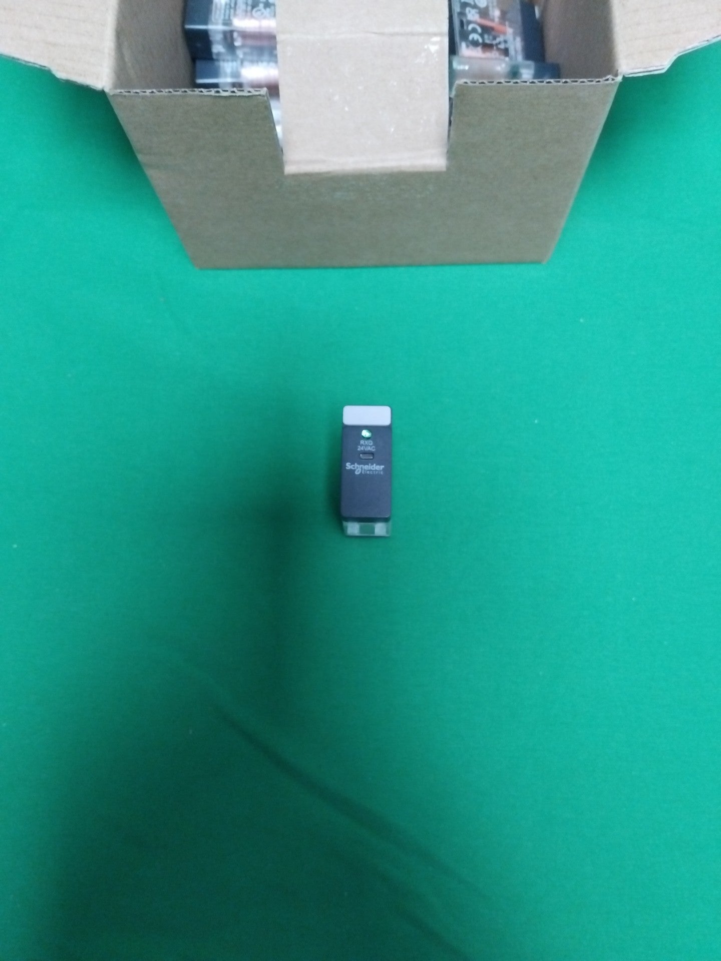 Schneider-Electric RXG13B7 RXG13B7 Box of 10 units