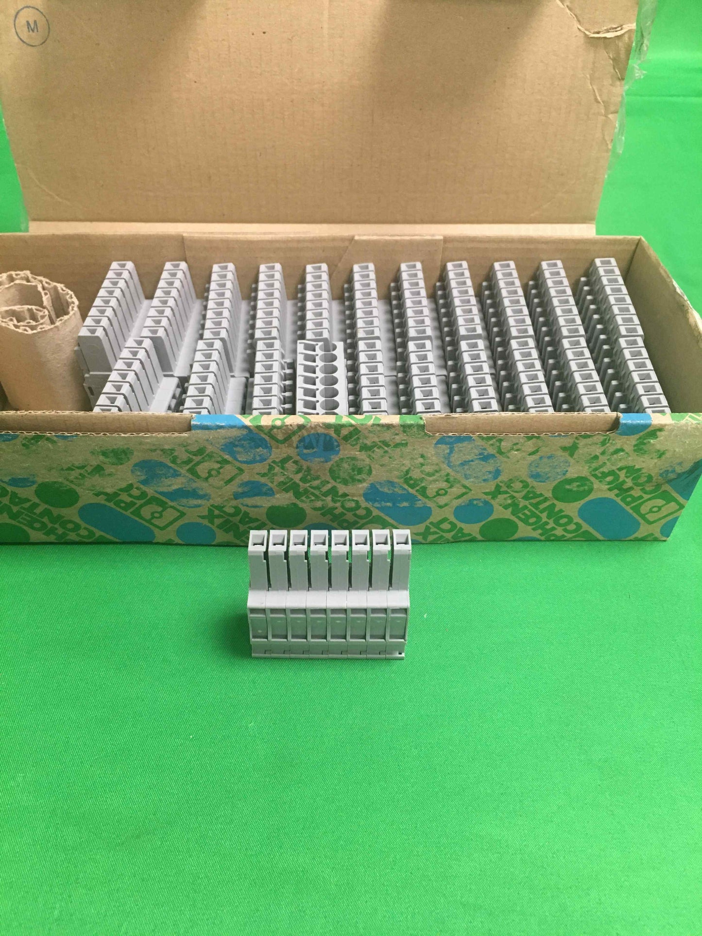 PHOENIX CONTACT SP 2,5 8 SP258 OPEN BOX SP 2,5/8 ORDER NO: 30 40 32 6(10 UNITS)