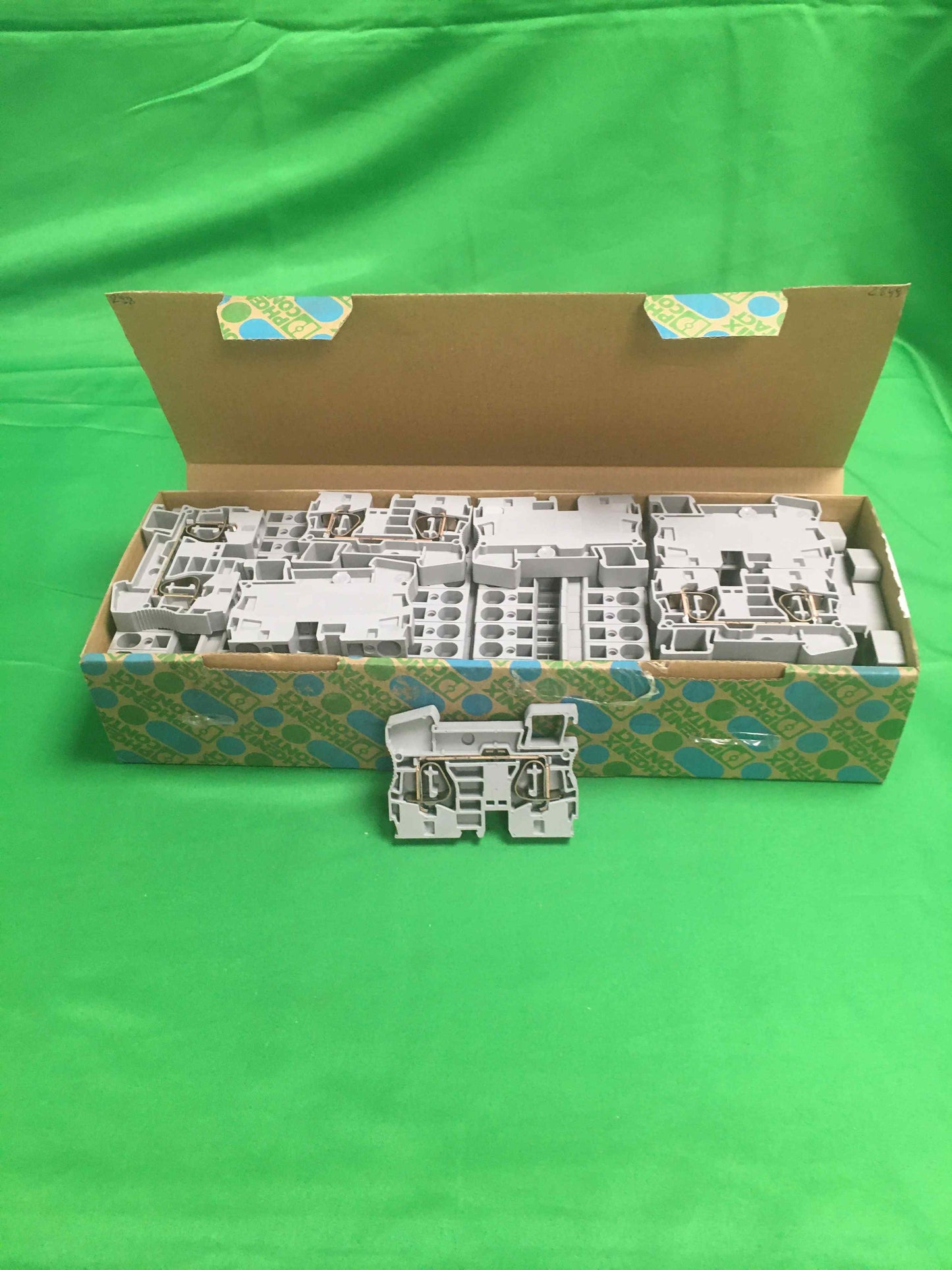 PHOENIX CONTACT ST 10 ST10 OPEN BOX ST 10 ORDER NO: 30 36 11 0 BOX OF 10 UNITS