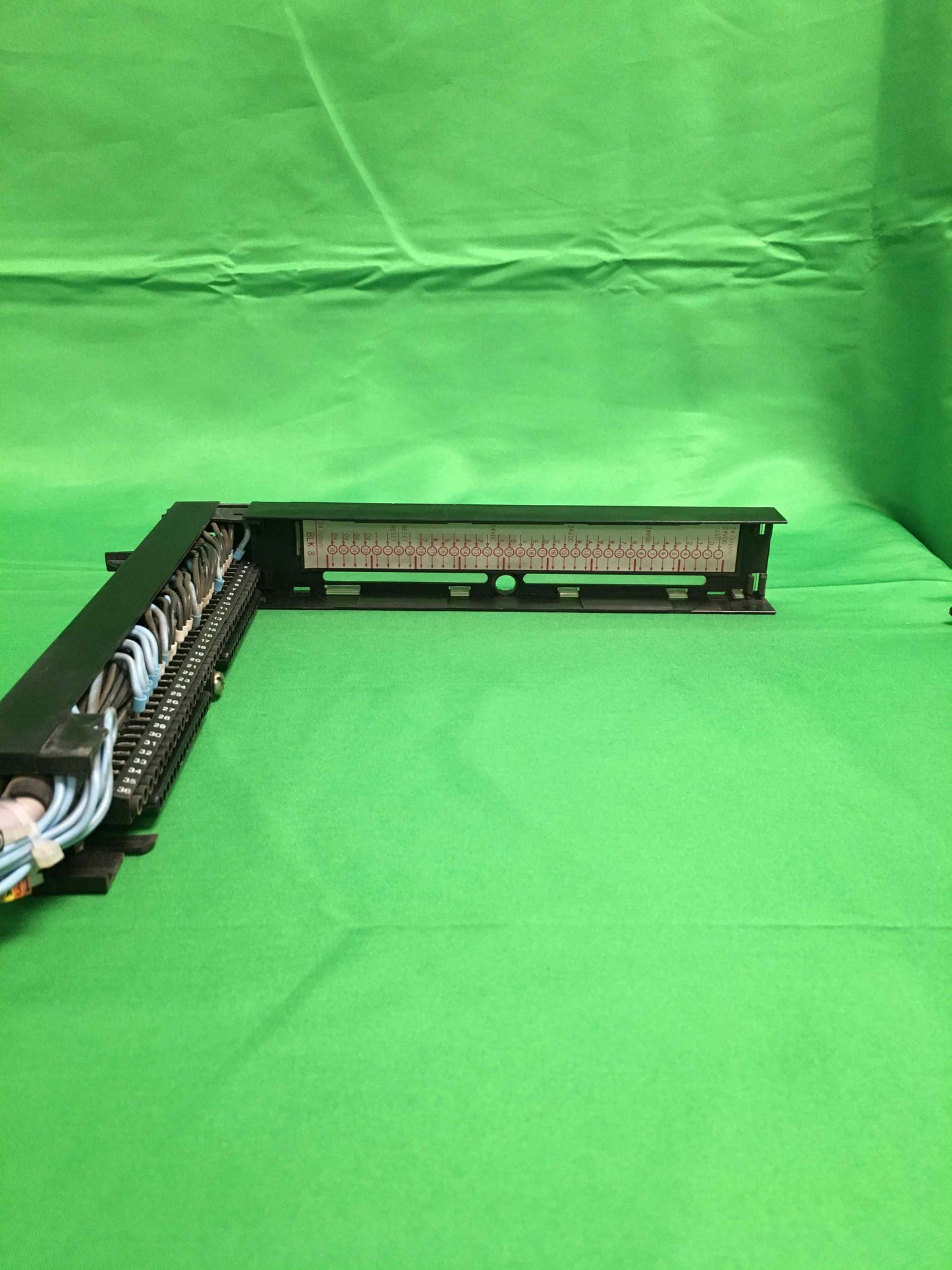 AEG SCHNEIDER AUTOMATION TSXBLK8 TSXBLK8