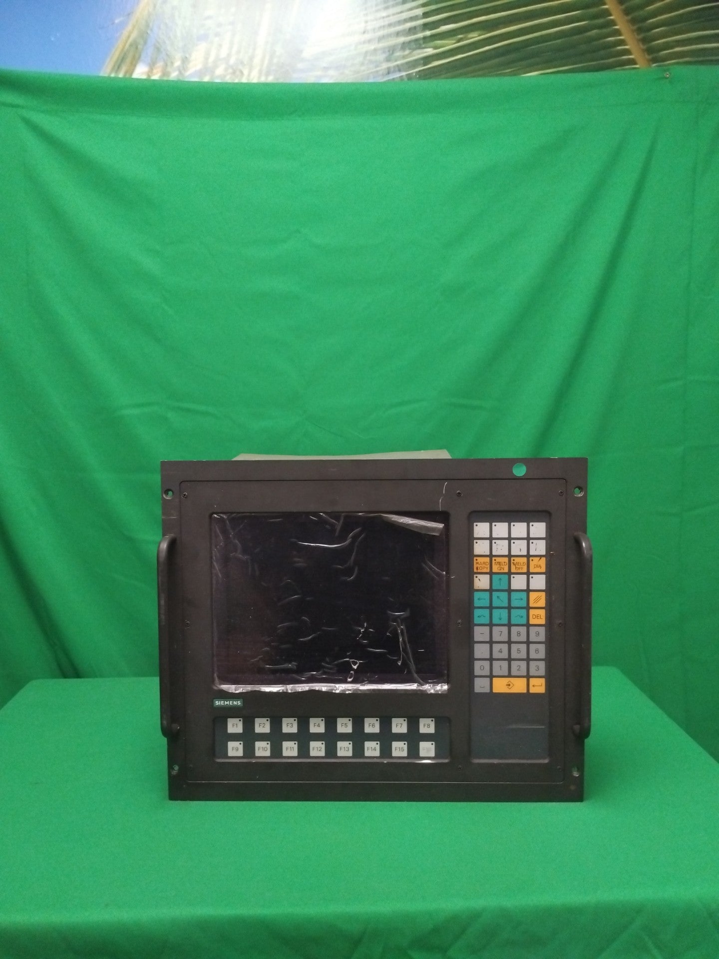 Siemens 6AV1122-2BA00 6AV11222BA00 facade avant sans le moniteur