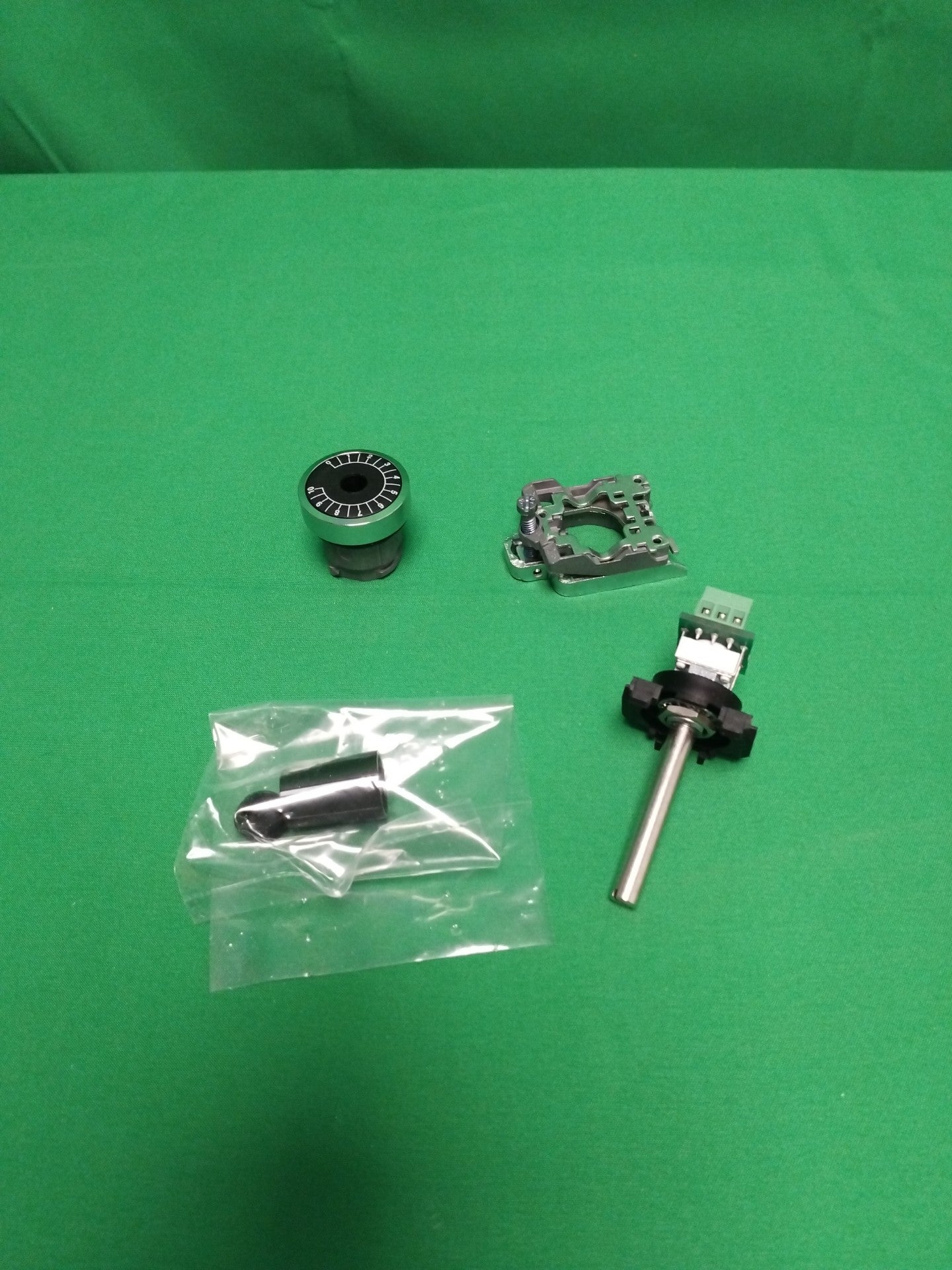 Schneider-Electric XB4BD912R470K XB4BD912R470K