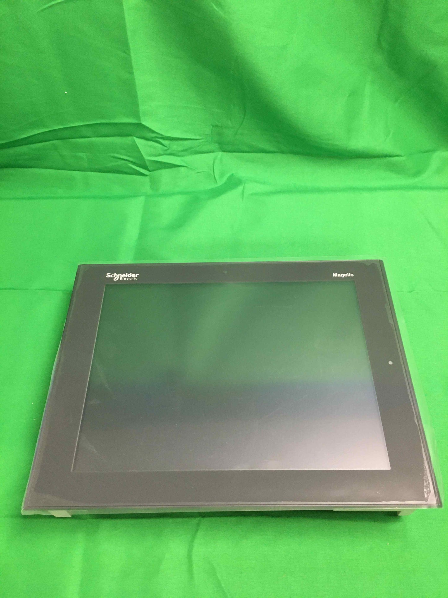 SCHNEIDER ELECTRIC XBTGT6340R XBTGT6340 ( 18 months warranty )