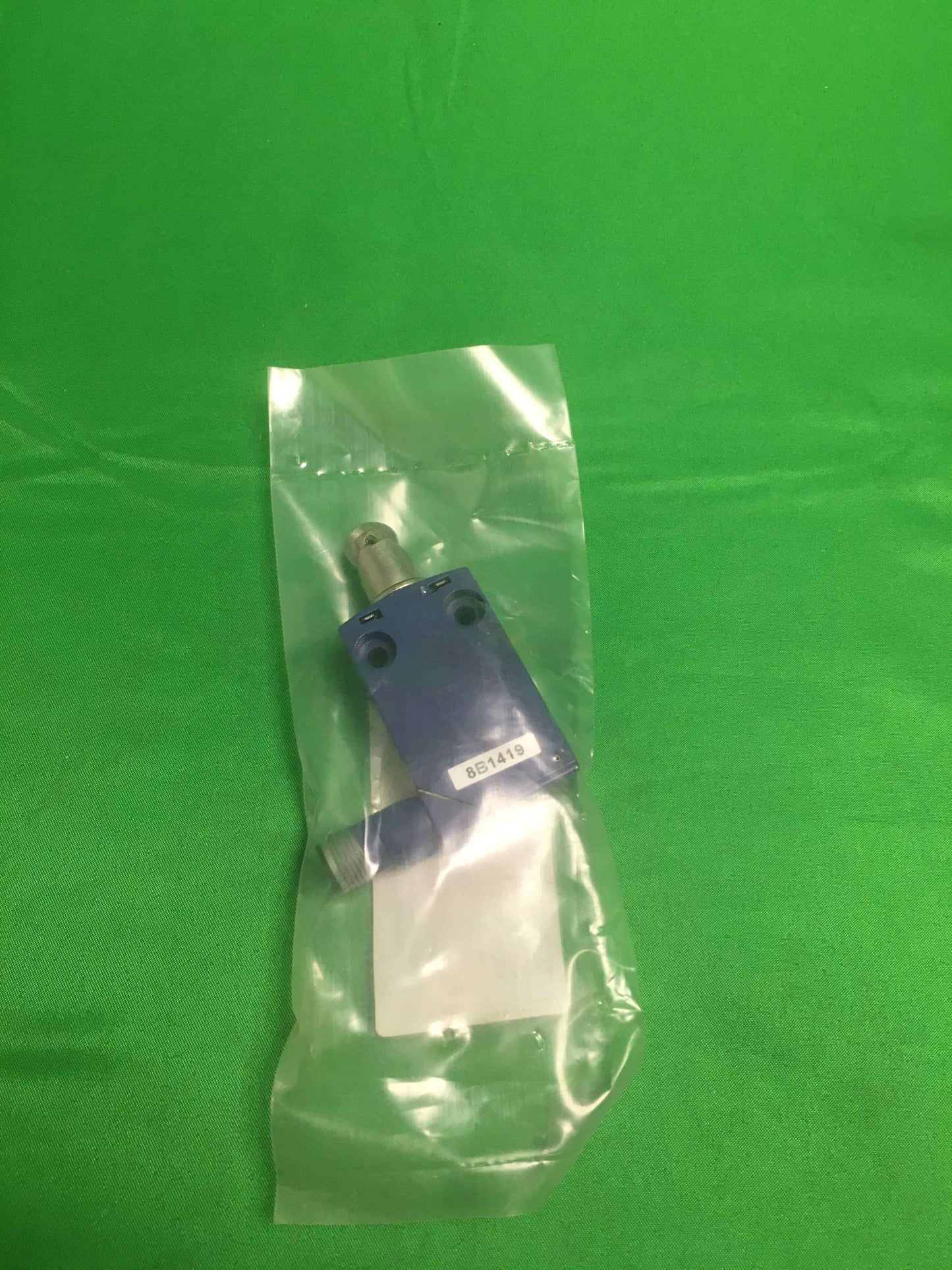 Telemecanique XCMD2102C12 XCMD2102C12
