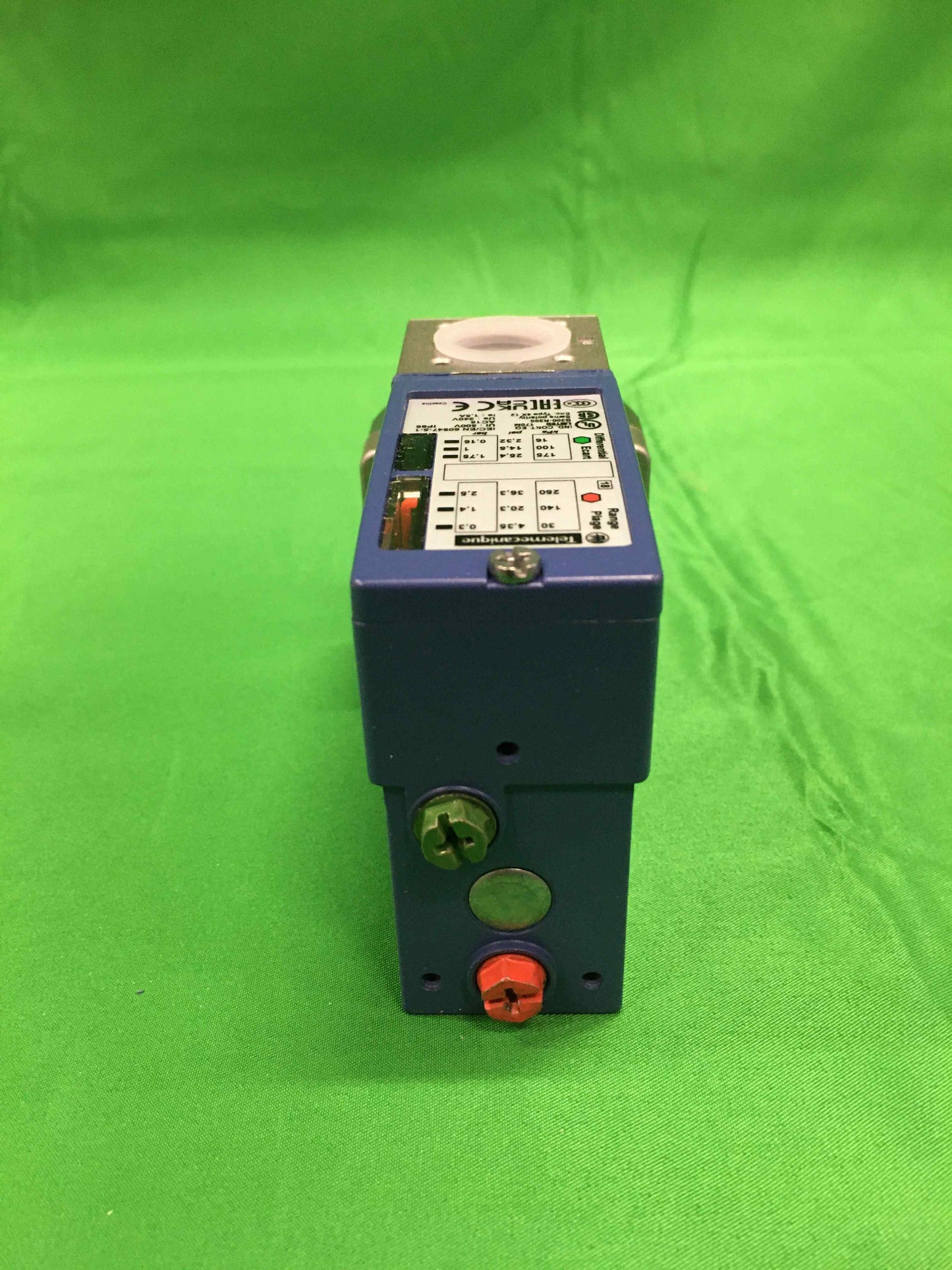 Telemecanique XMLB002B2S11
